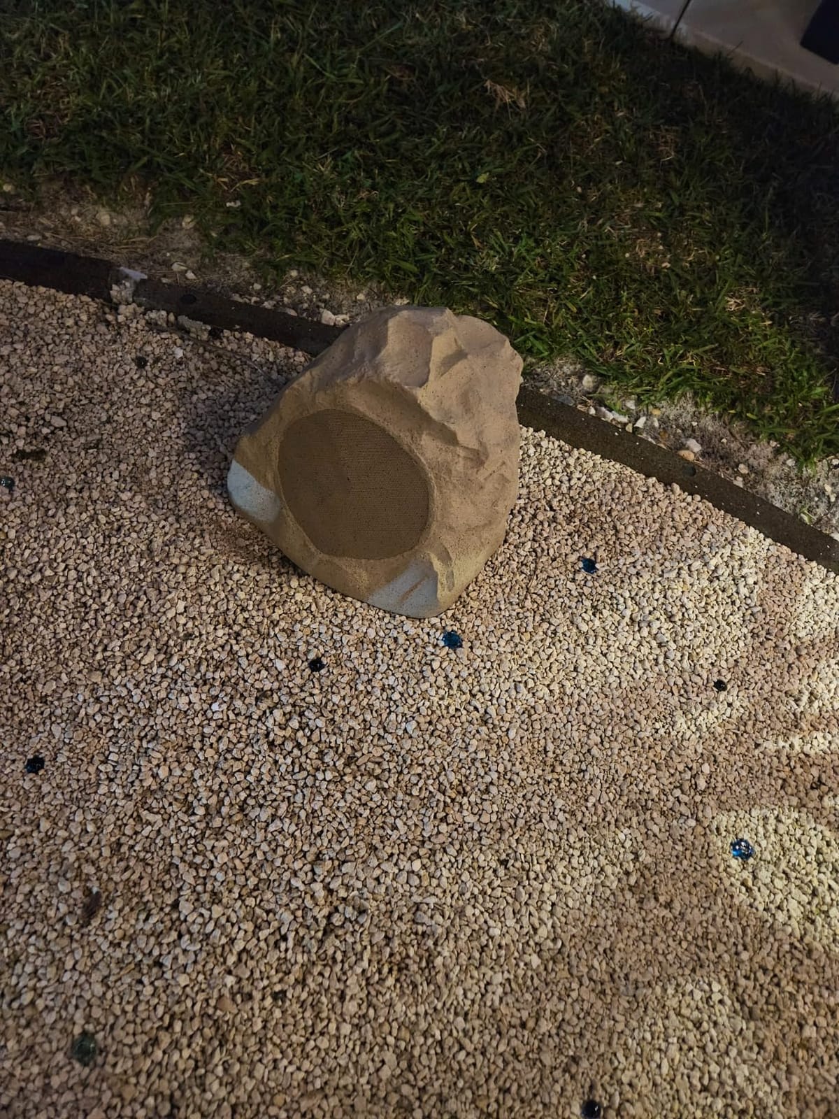 Theater Solutions 2R8S Outdoor Sandstone 8