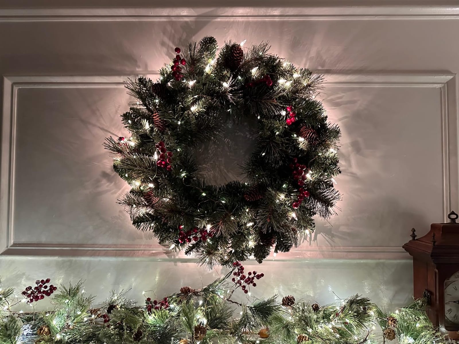 National Tree Company 24in Pre-Lit Crestwood Spruce Christmas Wreath customer photo 1
