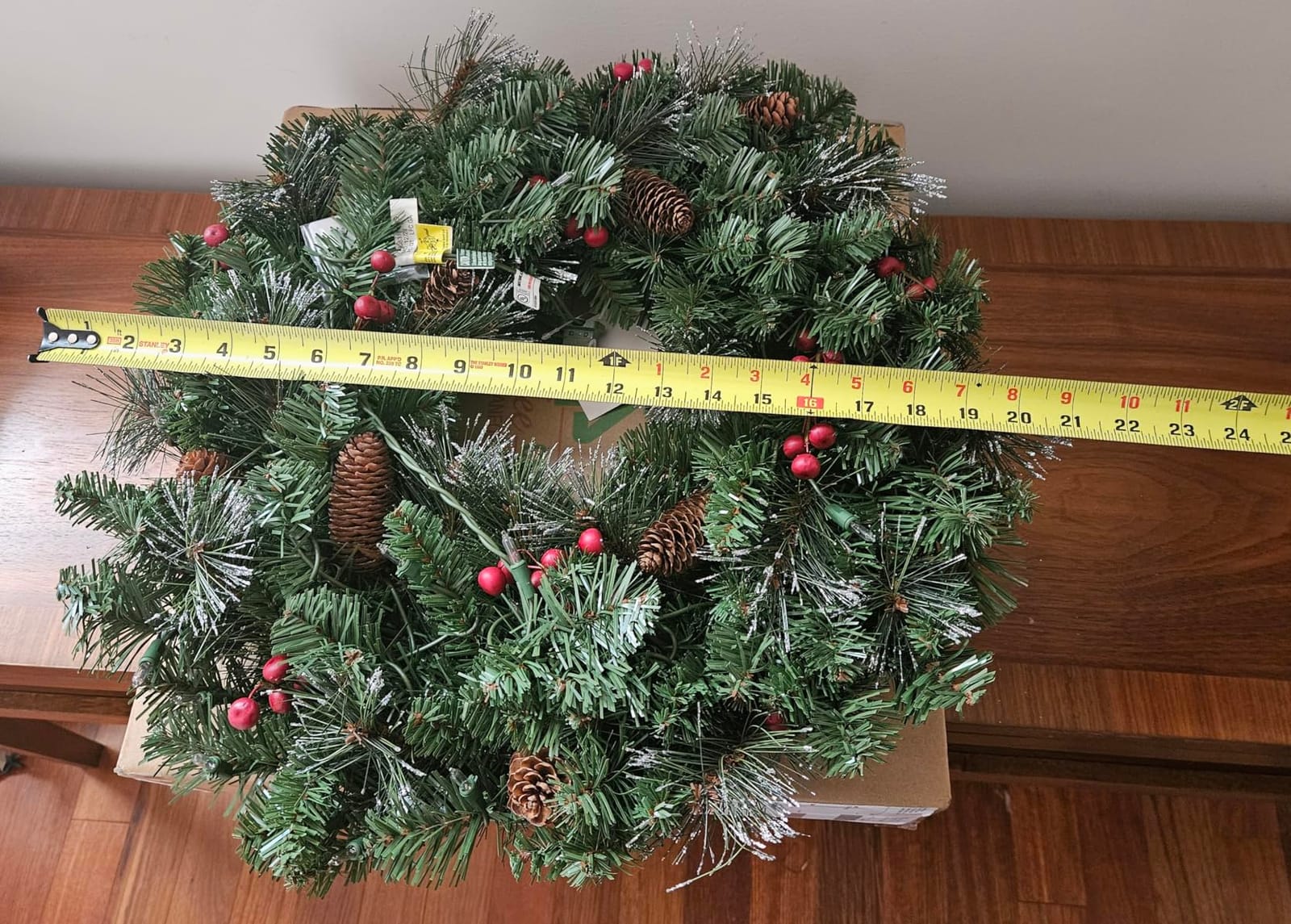 National Tree Company 24in Pre-Lit Crestwood Spruce Christmas Wreath customer photo 2