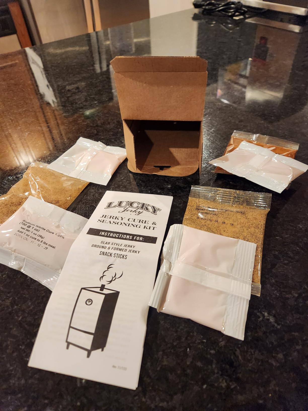 Lucky Jerky Ultimate Savory DIY Beef Jerky Seasoning and Cure Kit, 12 Oz customer photo 1