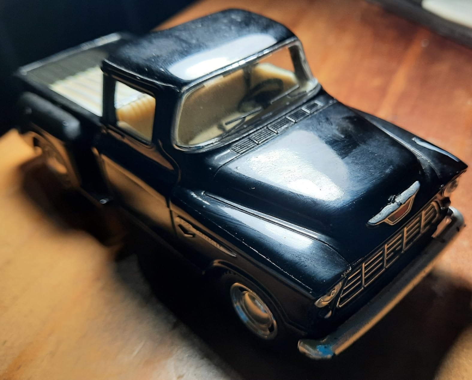KiNSMART 1955 Chevrolet Stepside Pickup Truck 5 Inch 1:32 Scale Die Cast Metal Little Truck (Black) customer photo 1