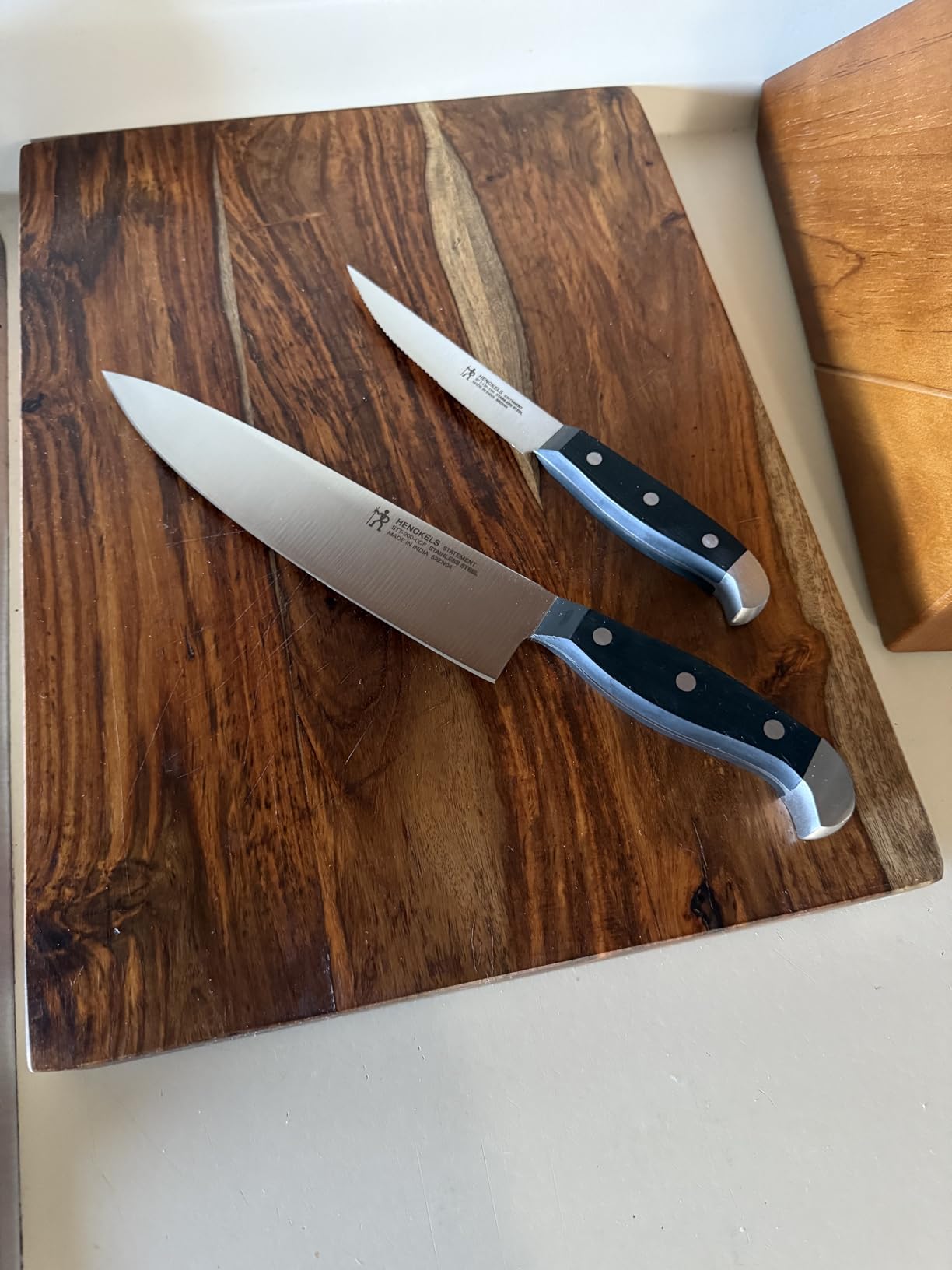 Henckels Statement 15-Pc Knife Block Set, Razor-Sharp, German Engineered | Informed by 100+ Years of Mastery. Dishwasher safe, Comfortable Grip Ideal for Everyday Cooking. High Quality Stainless Steel customer photo 2