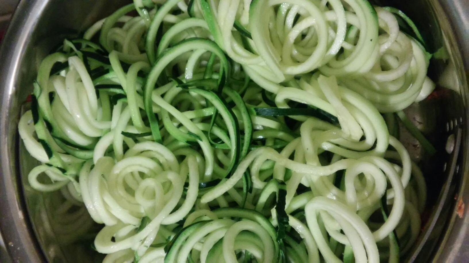 Spiralizer 7-Blade Vegetable Slicer, Strongest-and-Heaviest Spiral Slicer, Best Veggie Pasta Spaghetti Maker for Keto/Paleo/Non-Gluten, Comes with 4 Recipe Ebooks customer photo 2