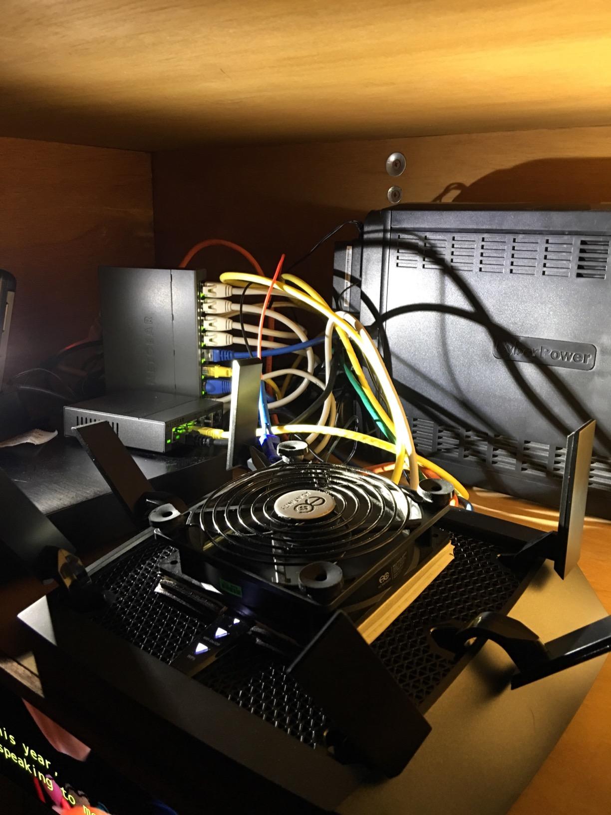 NETGEAR 5-Port Gigabit Ethernet Easy Smart Managed Switch (GS105Ev2) customer photo 1
