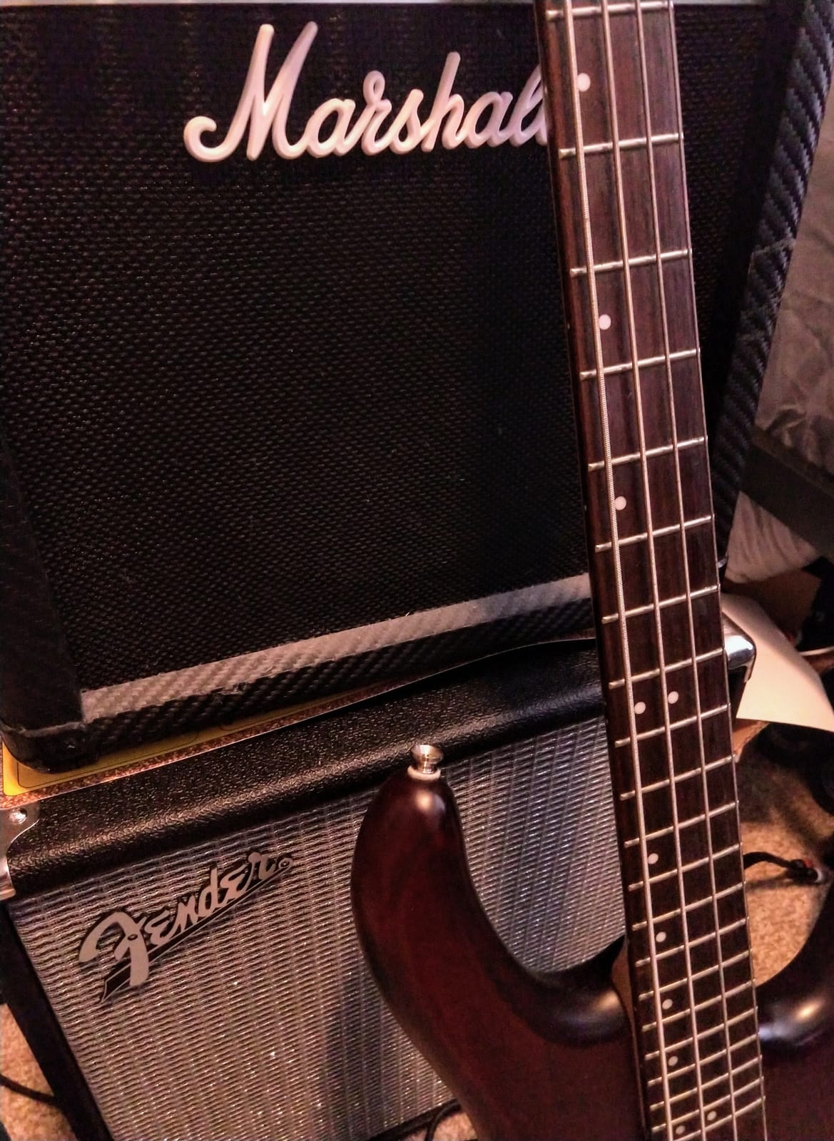 Fender Rumble 40 V3 Bass Amp for Bass Guitar, 40 Watts, with 2-Year Warranty Speaker, with Overdrive Circuit and Mid-Scoop Contour Switch customer photo 2