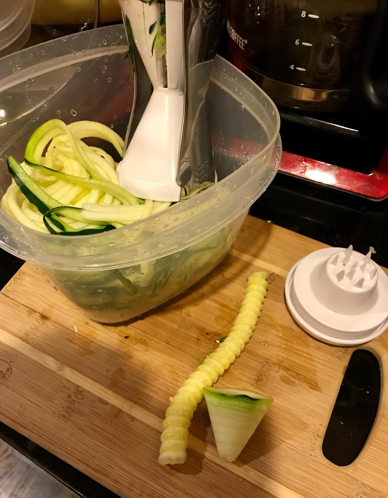Veggetti Veggie Slicer, Dual Stainless Steel Blade Vegetable Cutter for Thick or Thin Noodle, Works with Zucchini, Squash, Cucumbers, Carrots, and more, 2.76
