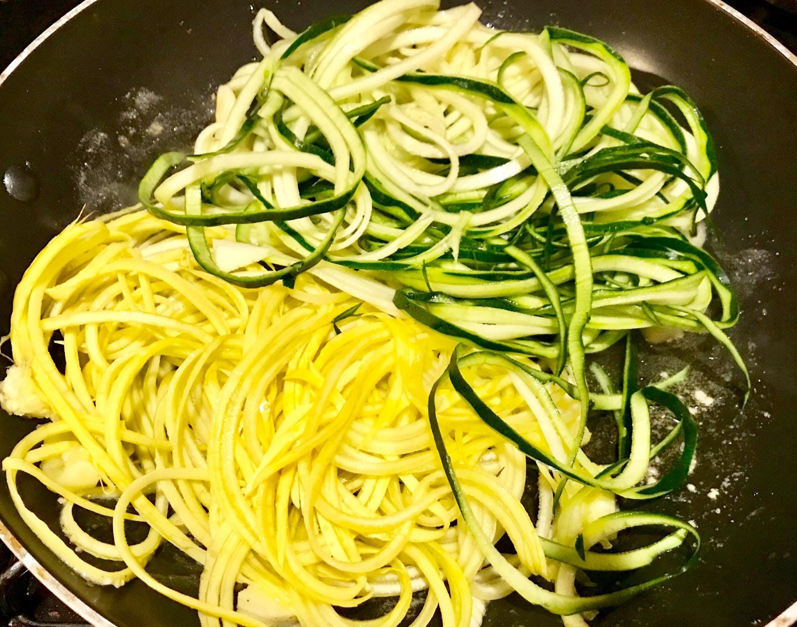 Veggetti Veggie Slicer, Dual Stainless Steel Blade Vegetable Cutter for Thick or Thin Noodle, Works with Zucchini, Squash, Cucumbers, Carrots, and more, 2.76