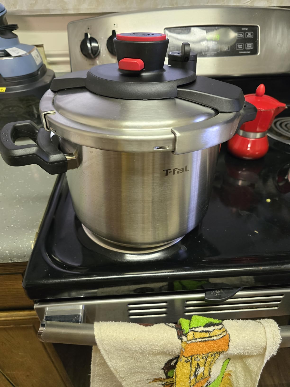 T-fal Clipso Stainless Steel Pressure Cooker, 6.3 Quart, Recipe Book, Steam Basket, Easy-Open Lid, Secure Locking System, Adjustable Pressure Valve, Induction Cookware, Pots and Pans, Kitchen, Silver customer photo 1