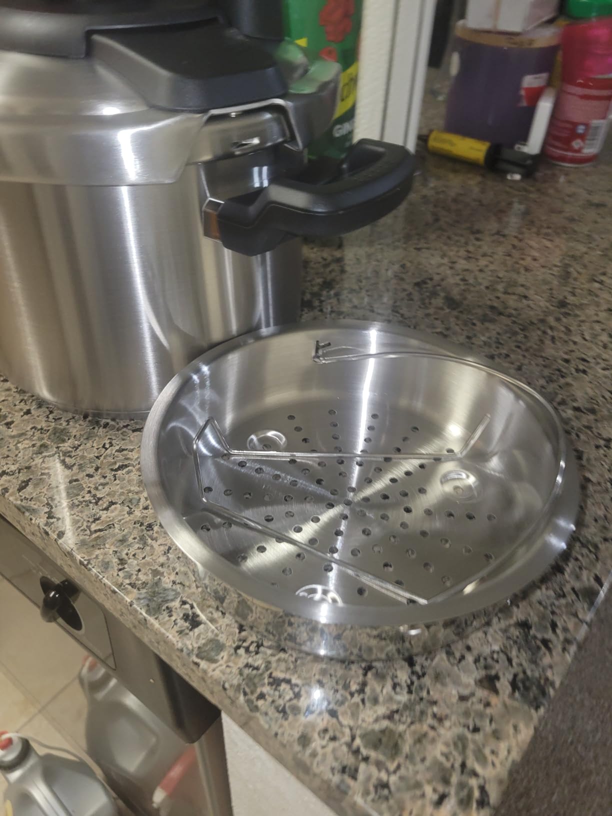 T-fal Clipso Stainless Steel Pressure Cooker, 6.3 Quart, Recipe Book, Steam Basket, Easy-Open Lid, Secure Locking System, Adjustable Pressure Valve, Induction Cookware, Pots and Pans, Kitchen, Silver customer photo 2