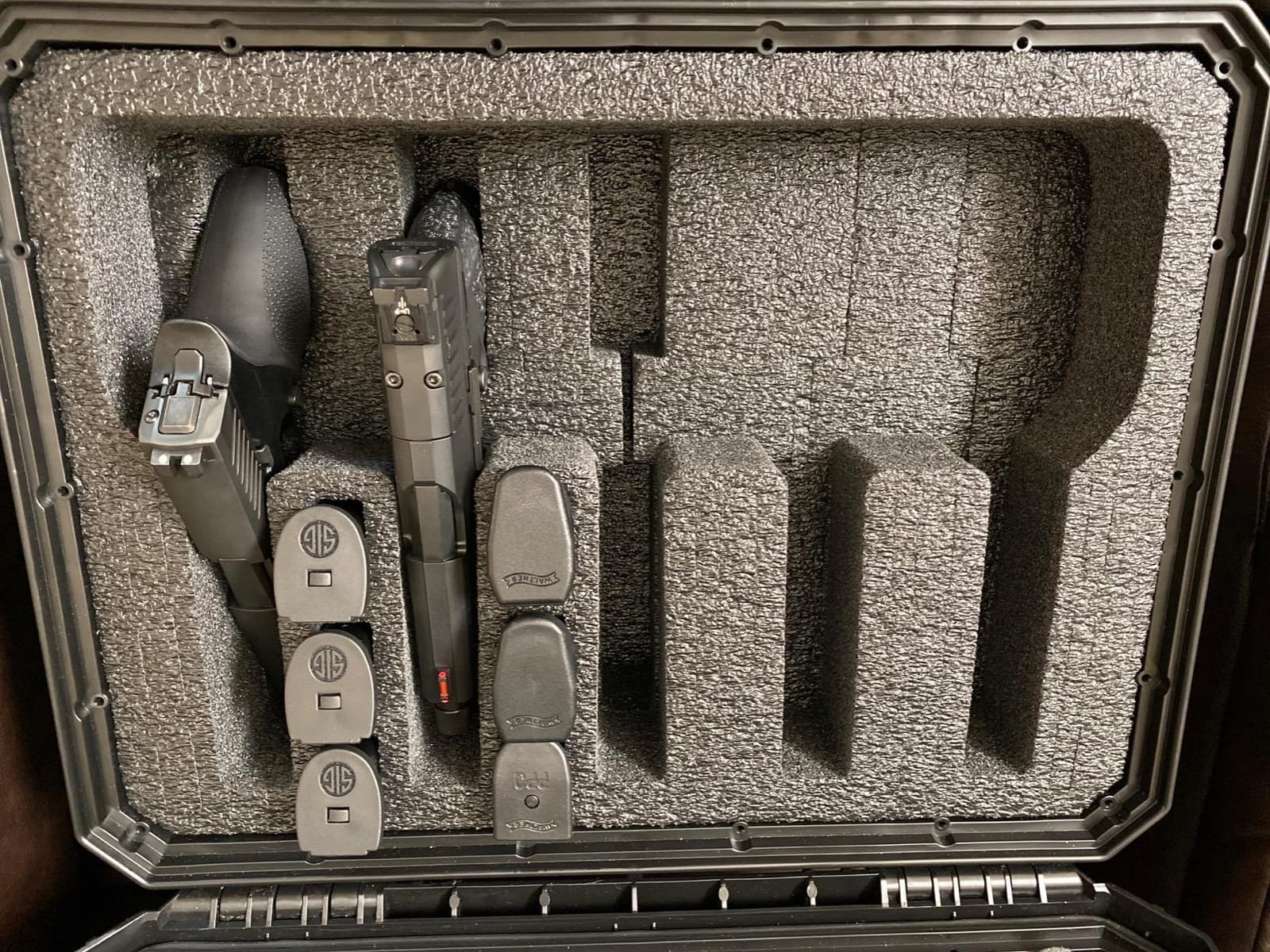 Case Club 5-Pistol/20-Mag Pre-Cut Waterproof Case, Silica Gel, Gen 3 customer photo 2