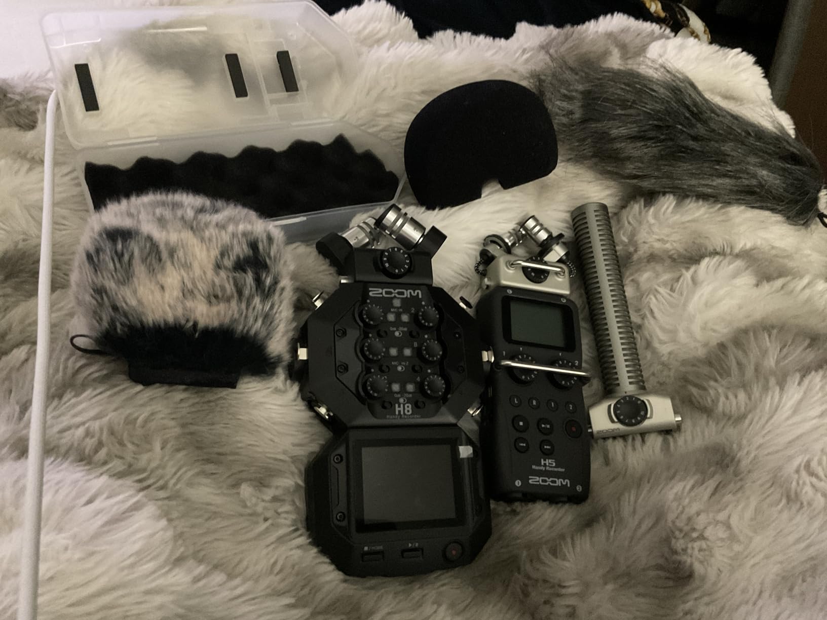 Zoom H5 4-Track Handheld Recorder for Filmmakers & Musicians | 2 XLR Inputs, USB Audio Interface, Battery Powered, For Audio For Video customer photo 1