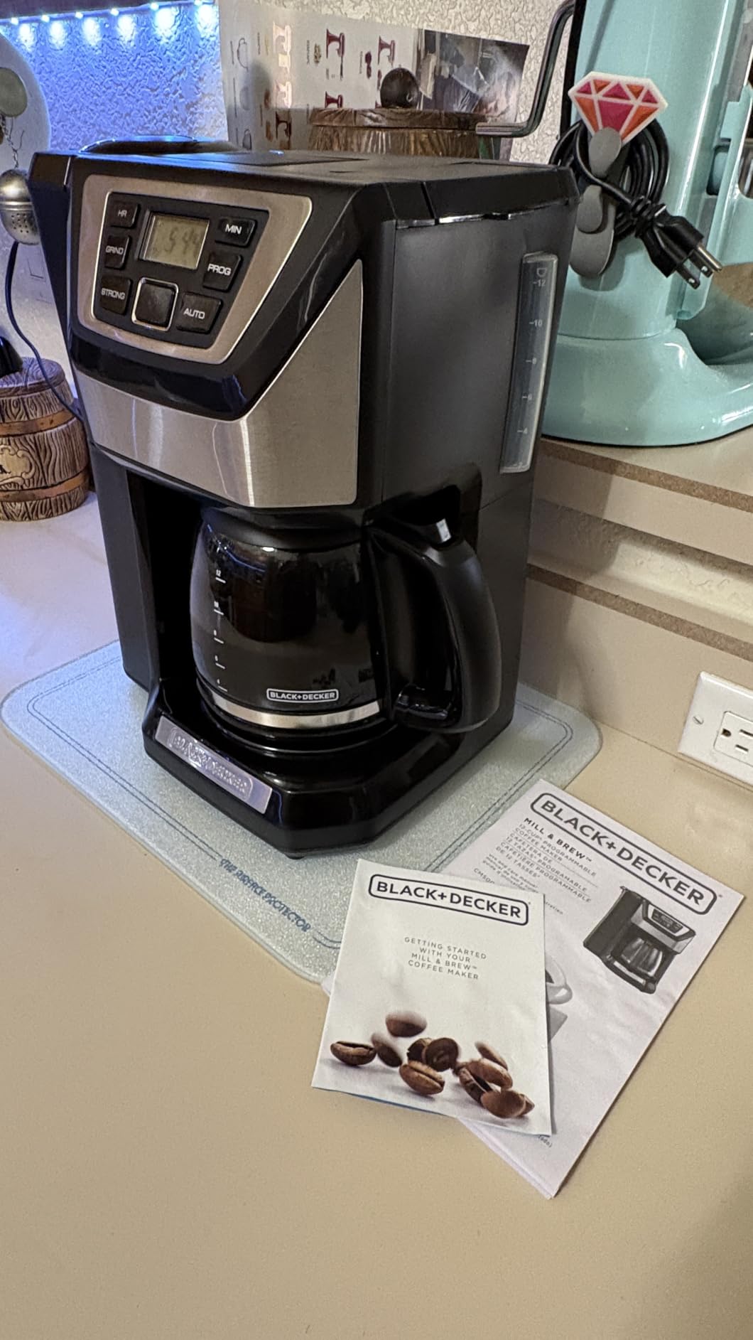 BLACK+DECKER 12-Cup Grind and Brew Coffee Maker | 12-cup grind and brew coffee maker with built-in grinder, programmable timer, and Sneak-A-Cup feature customer photo 1