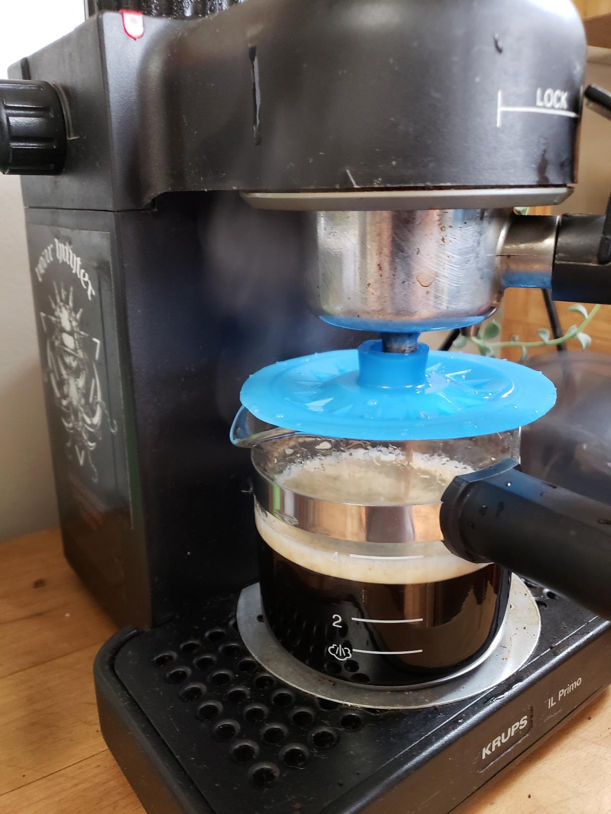 Silicone Bowl Lids Blue Set of 5 Reusable Suction Seal Covers for Bowls, Pots, Cups. Food Safe. Natural grip, interlocking handles for easy use and storage. customer photo 2
