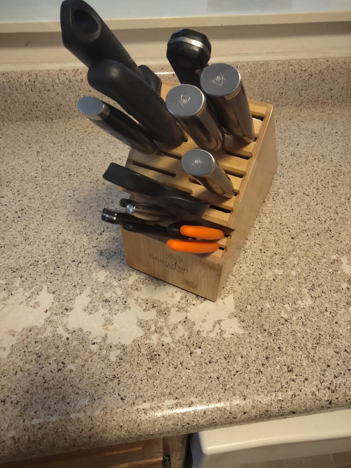 Shenzhen Knives 20 Slot Bamboo Countertop Knife Block – Large, 8x5.25x11 customer photo 2