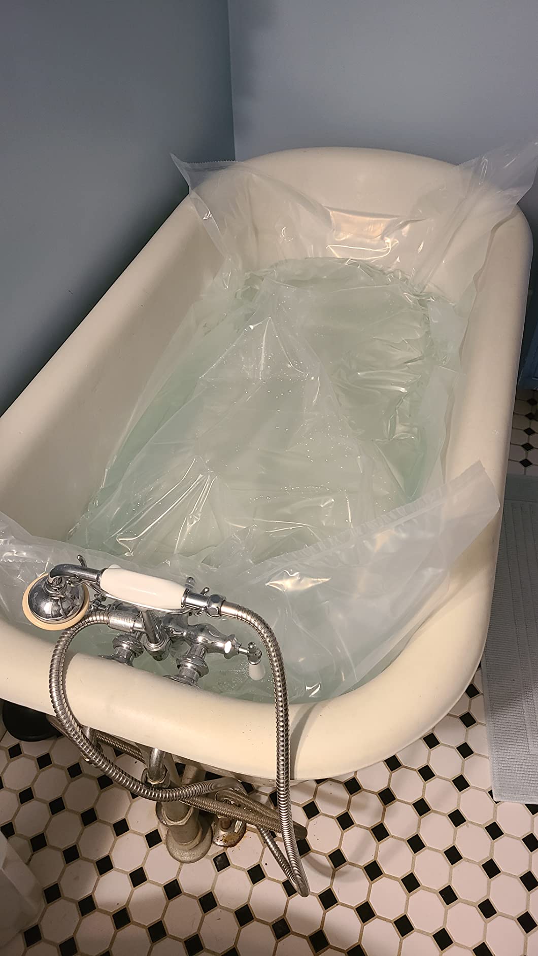 AquaPodKit Made in USA - Emergency Bathtub Water Storage Bladder 65-100 Gallon Capacity - BPA Free- Food Grade Materials - Hurricane Disaster Preparedness Supply - Family Survival Supply (Bag) customer photo 2