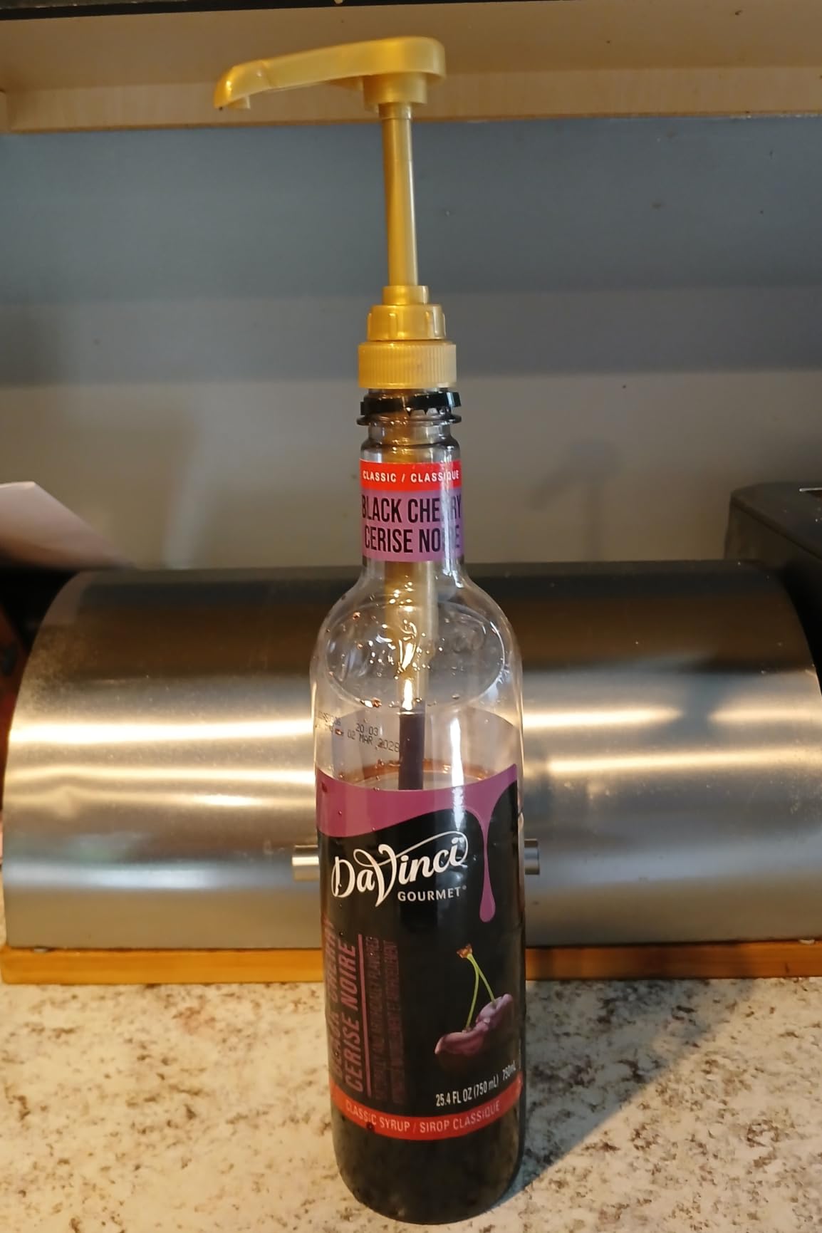 DaVinci Gourmet Classic Vanilla Syrup, 25.4 Fluid Ounces (Pack of 1) customer photo 1