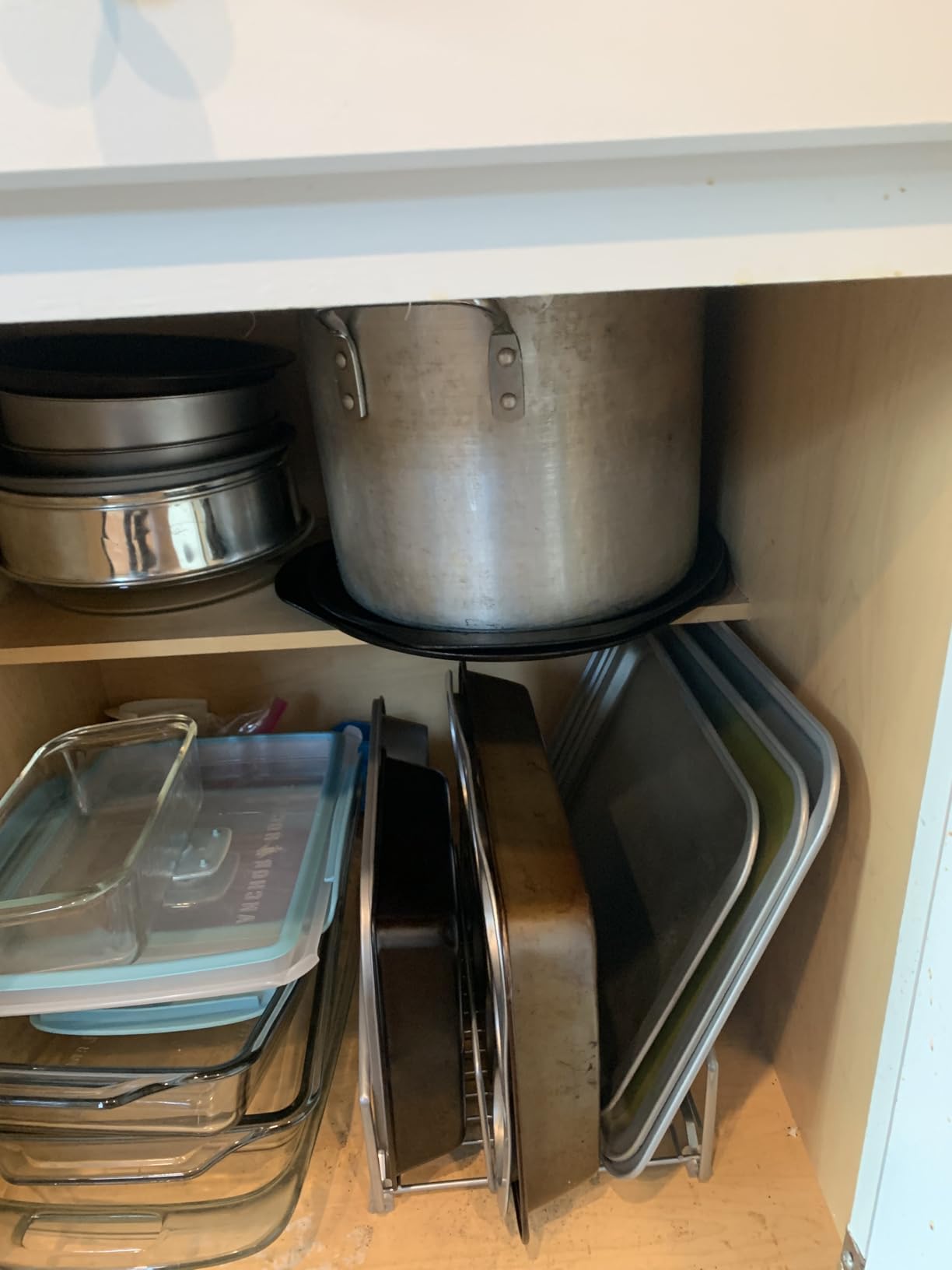 Deco Brothers Cookware Organizer Rack for Kitchen Cabinet, 3 Slot Holder customer photo 1