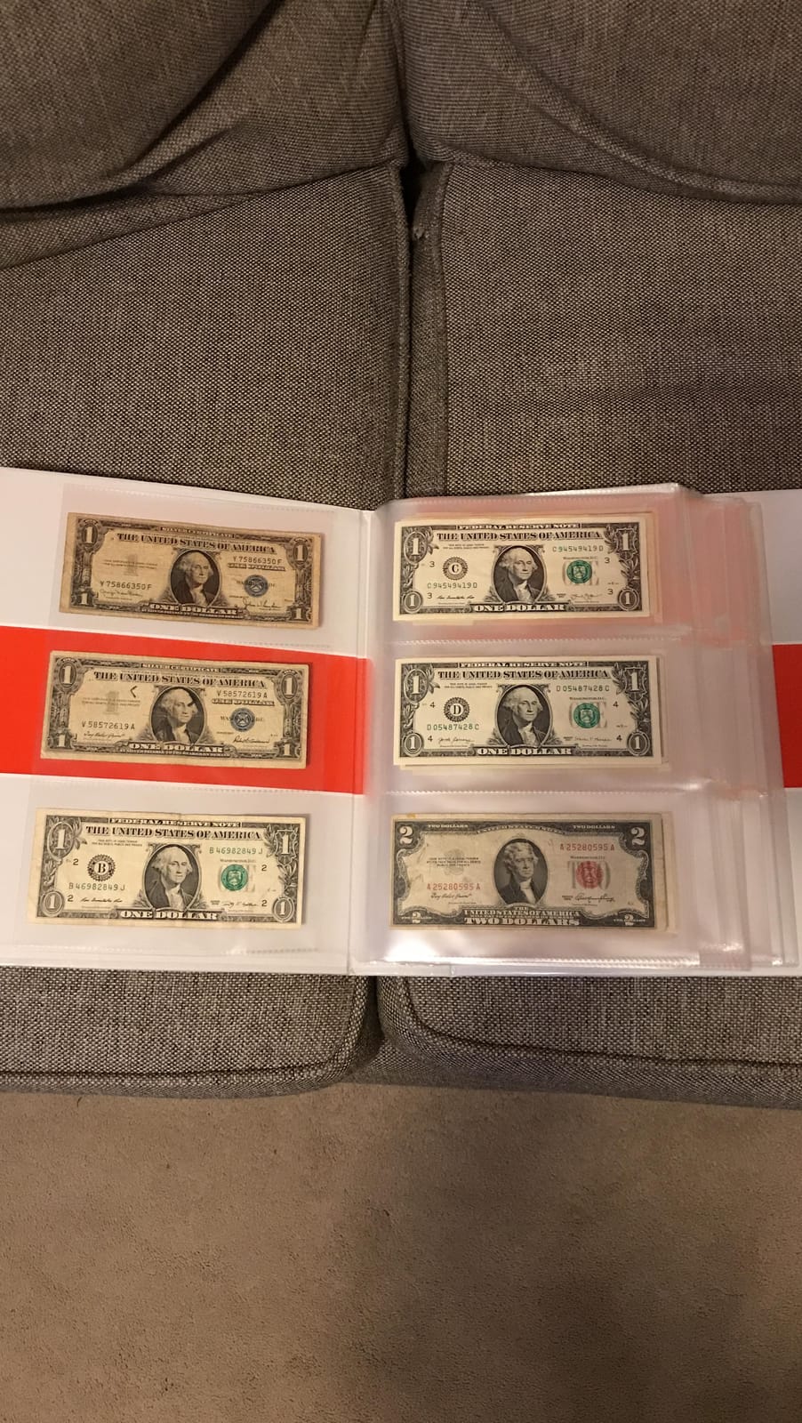 LIGHTHOUSE - Currency Album with 100 Integrated Sheets to Store and Display 300 Banknotes (9 1/2