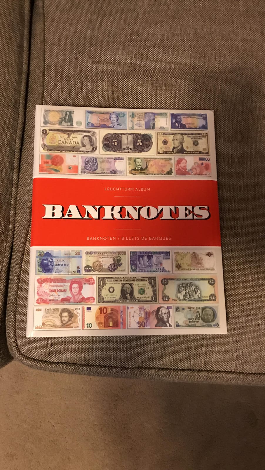 LIGHTHOUSE - Currency Album with 100 Integrated Sheets to Store and Display 300 Banknotes (9 1/2