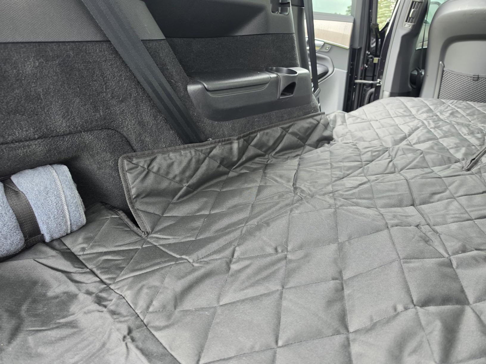 4Knines SUV Cargo Liner for Dogs, Fold Down Seats, Black Large customer photo 2