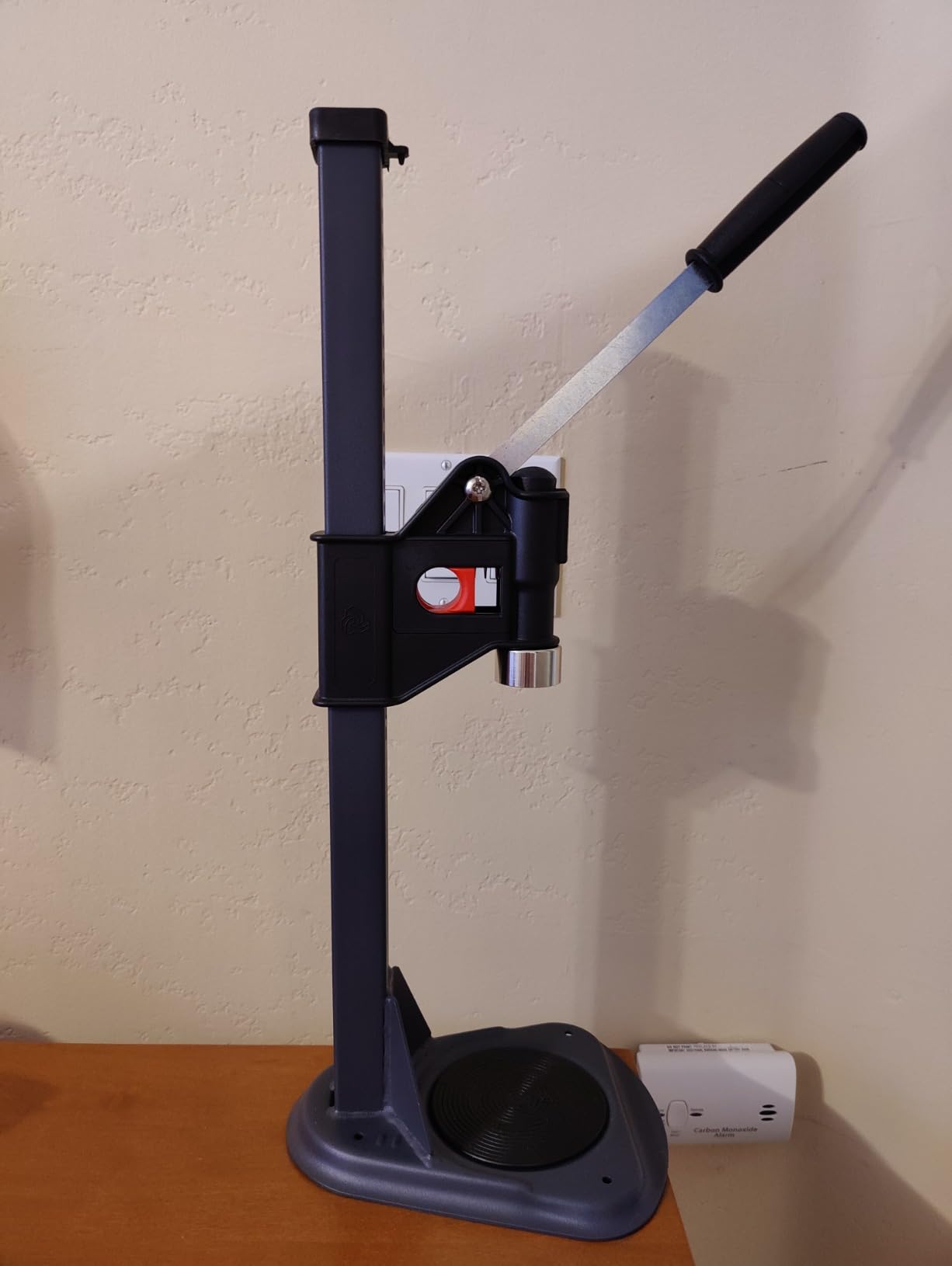 FastRack Colt Strong Bench Bottle Capper, Adjustable Metal Bottle Capper, Manual Beer Bottles Capper for Homebrew customer photo 2