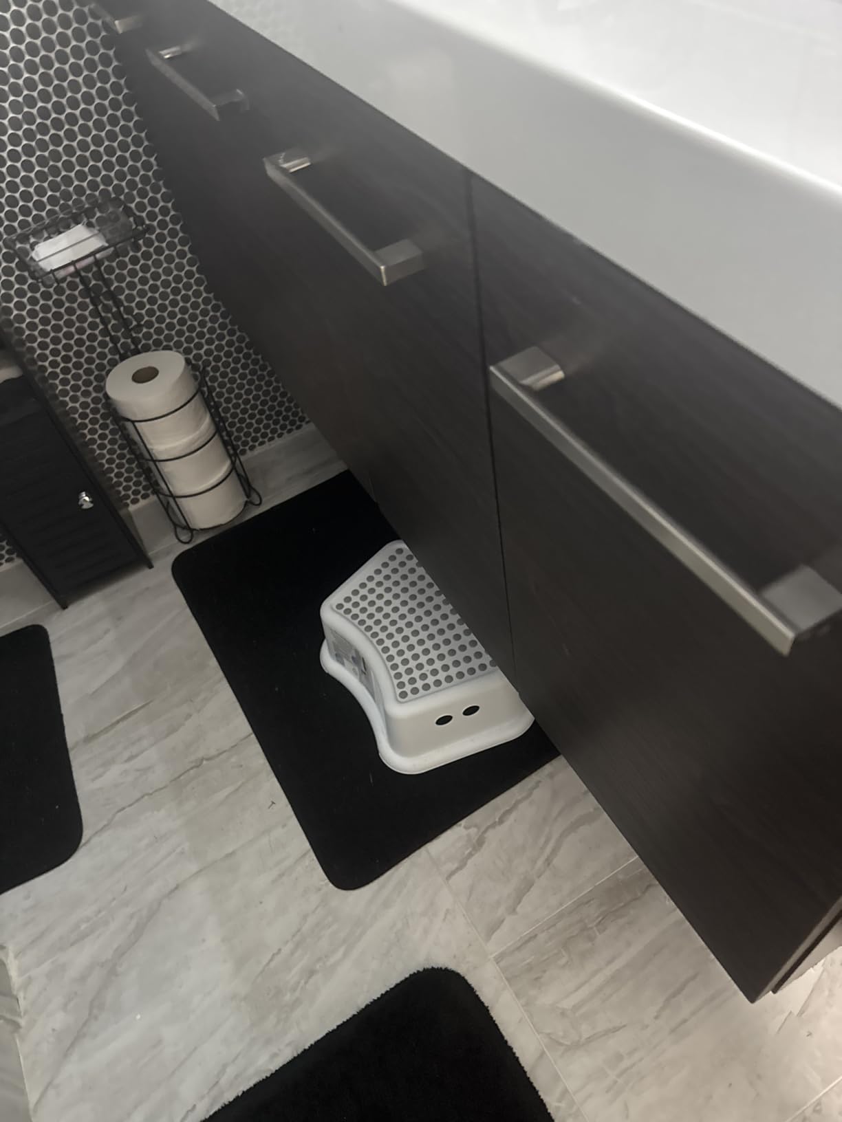 Dreambaby Step Stool for Kids - Non-Slip Base and Contoured Design for Toilet Potty Training and Sink Use customer photo 2