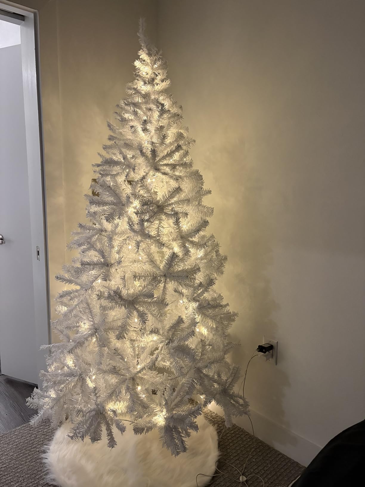 Best Choice Products Artificial Christmas Tree, 6ft Premium Unlit Hinged Design, Dense Branches Realistic Holiday Décor​ w/Easy Assembly, Base customer photo 2