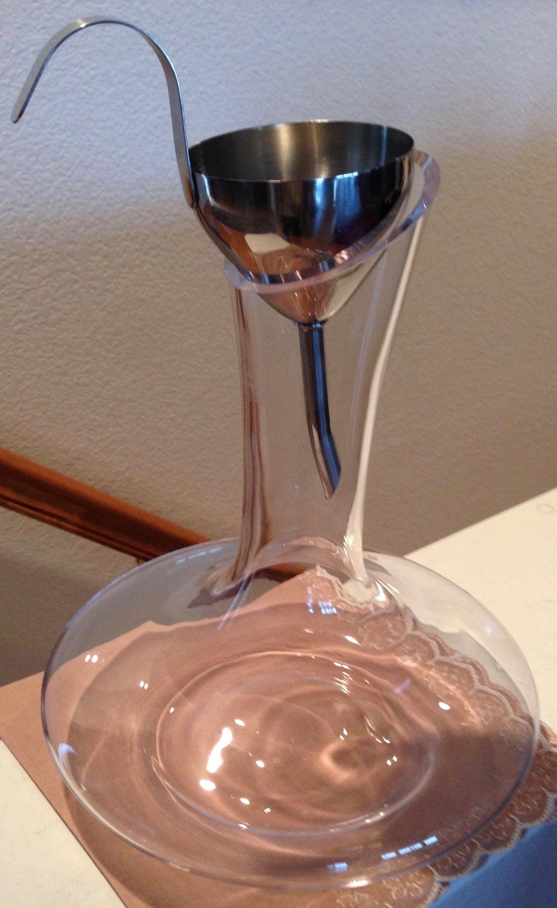Le Chateau Large Elegant Crystal Wine Decanter with Built-in Aerator customer photo 1