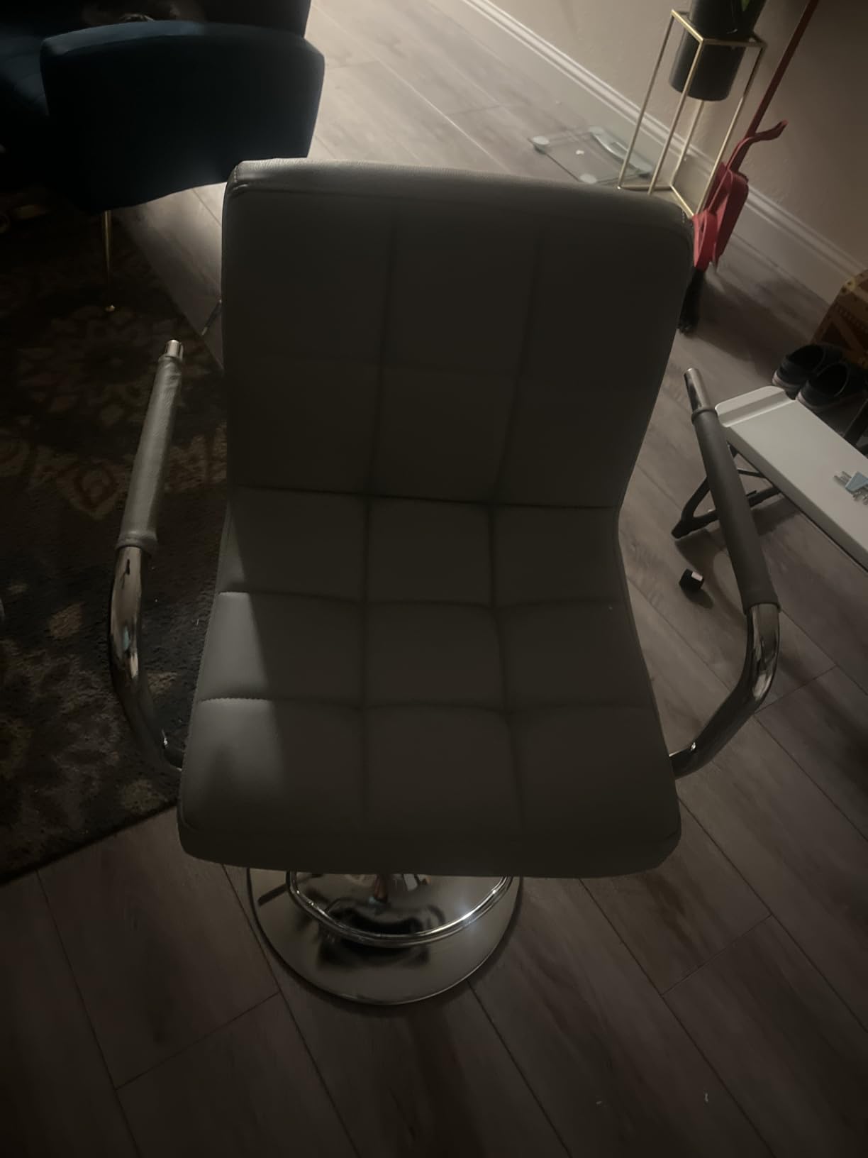 Yaheetech Bar Stools Set of 2, Swivel with Backs, Adjustable Height, Black customer photo 1