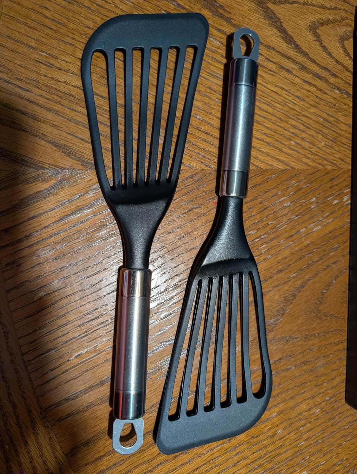 KSENDALO Thin Flexible Fish Spatula for Nonstick Cookware, Black customer photo 2