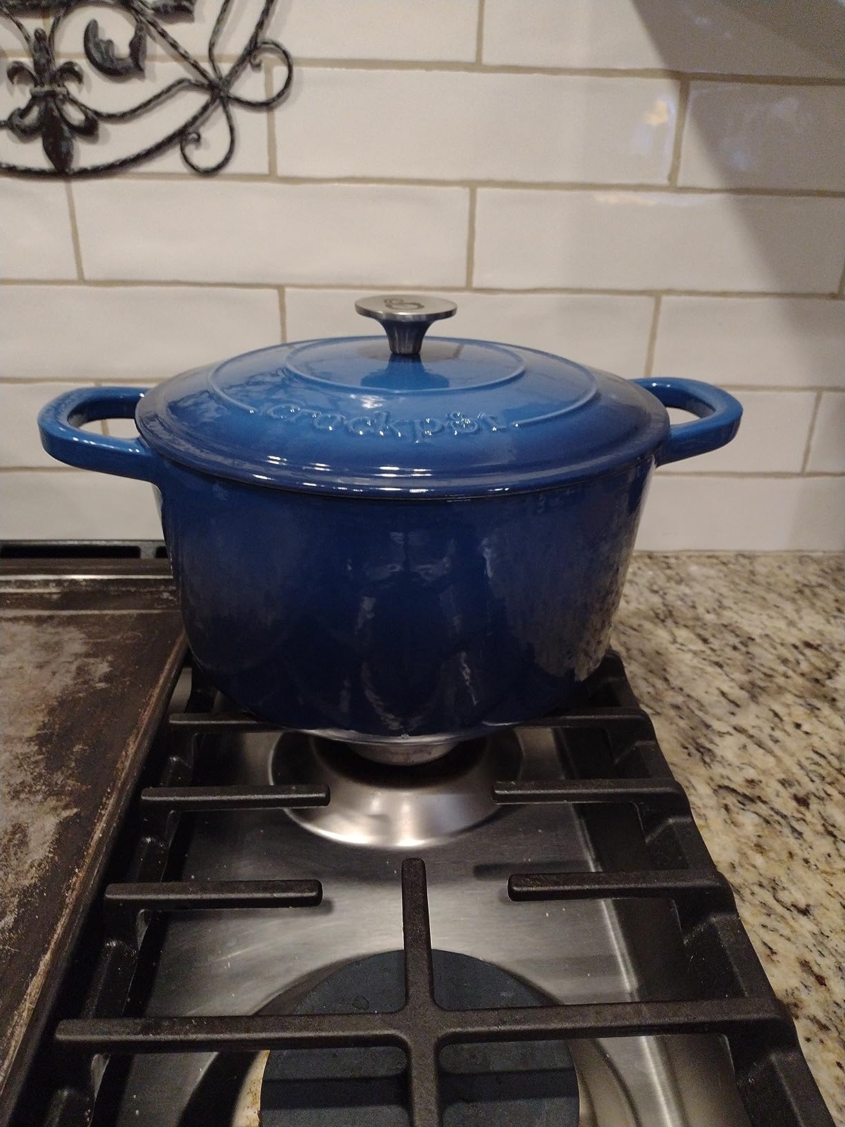 Crock-Pot Artisan 7-Quart Round Enameled Cast Iron Dutch Oven – Slate Gray, Heavy-Duty Cookware for Slow Cooking, Baking, Roasting with Lid customer photo 2