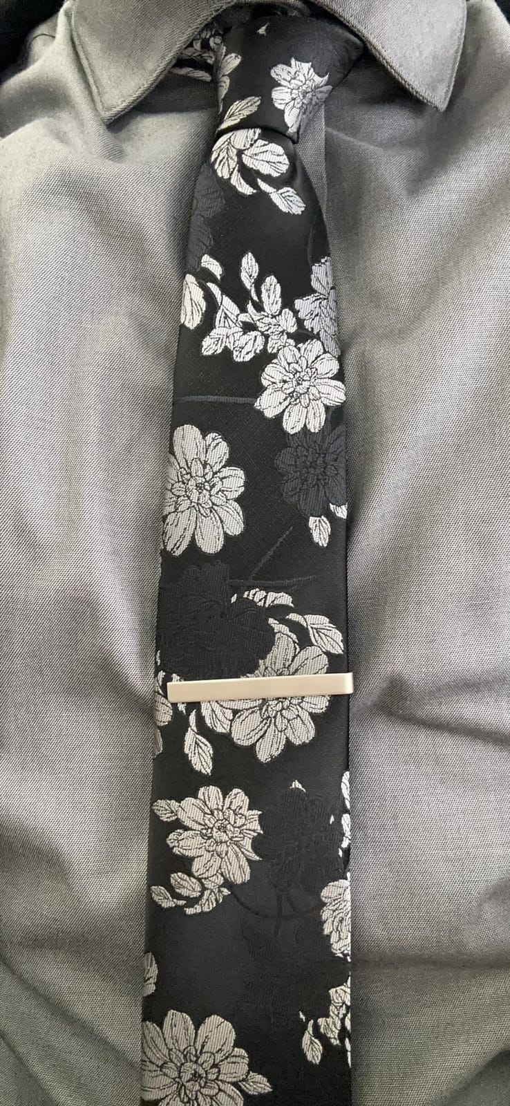 Tie Clips for Men, 6 PACK Tie Clip Set with Elegant Gift Box - Shiny & Matte Tie Clips Black, Silver, Gold Tie Bar Tie Pinch Tie Clasp. Nice Gift for Father, Husband, Boyfriend, Wedding (Classic 6PC) customer photo 1