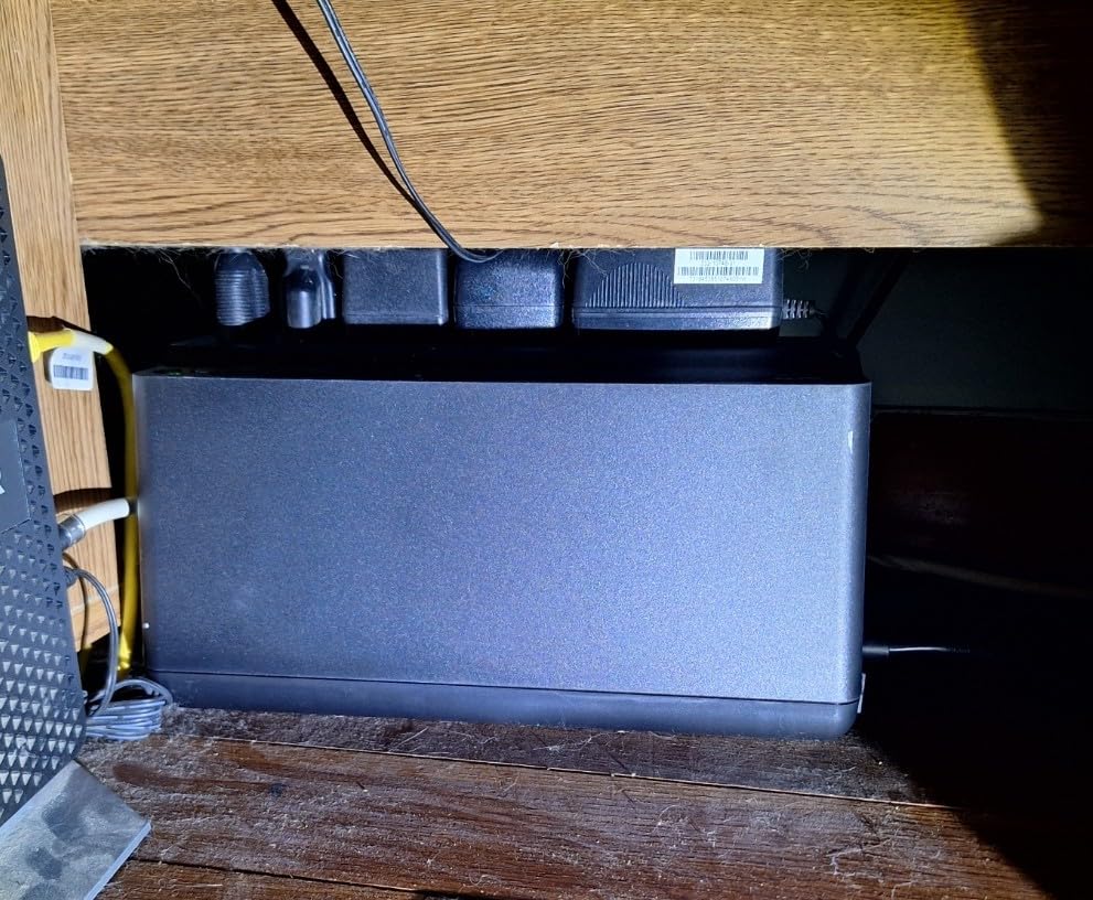 APC UPS 600VA/330W UPS Battery Backup for Computer, Router, NAS, BE600M1 customer photo 2