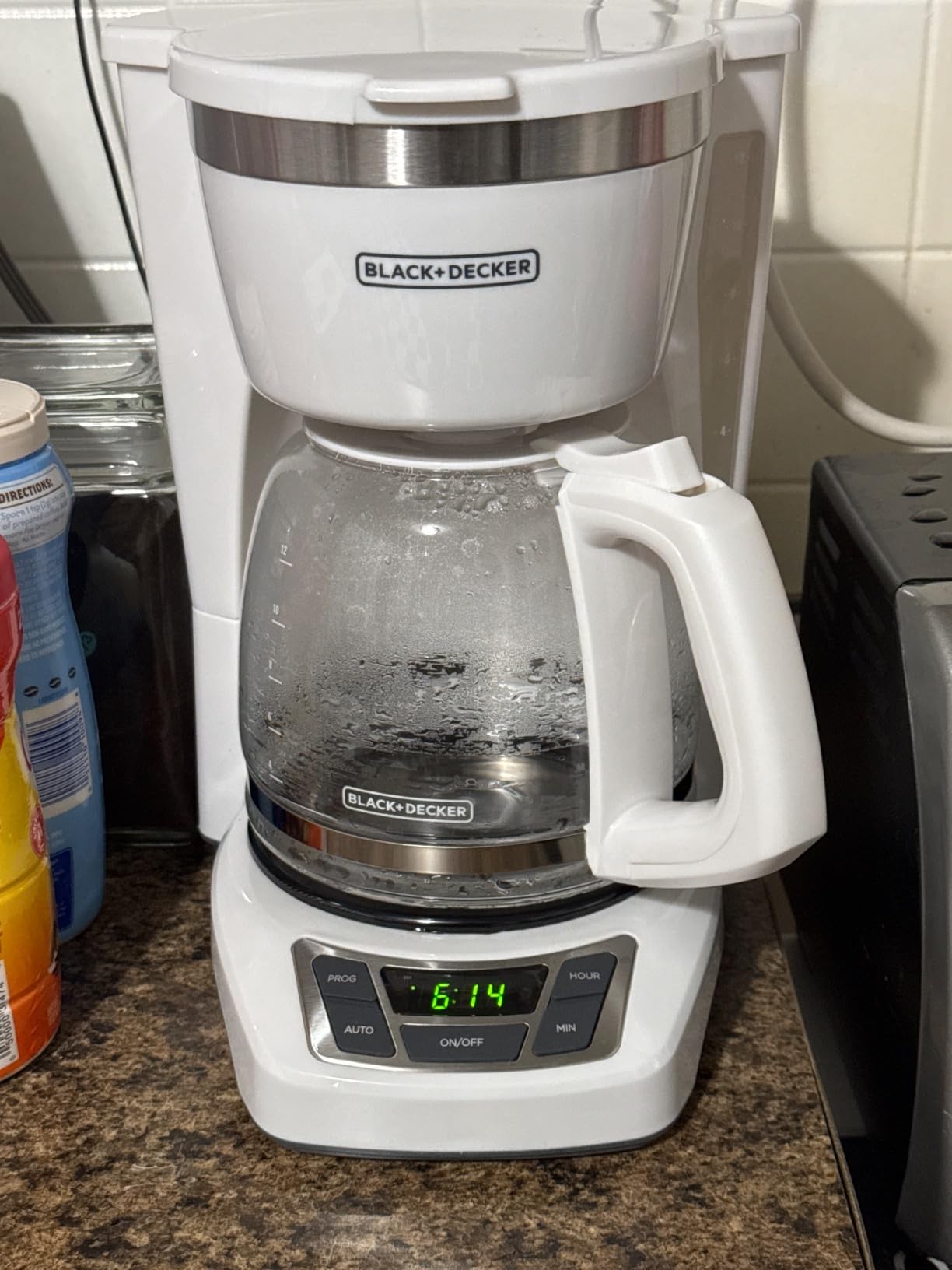 BLACK+DECKER CM1160W-1 CM1160W 12-Cup Programmable Coffeemaker, White/Stainless Steel customer photo 2