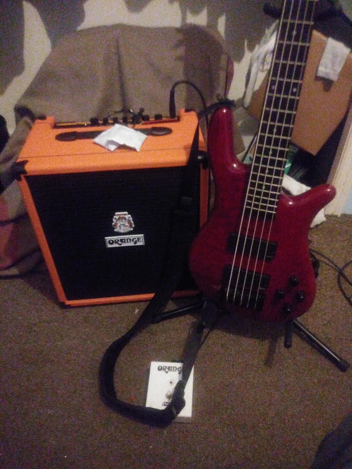 Royal Sovereign Orange Crush50 Bass Guitar Combo 1x12 50 Watts customer photo 2