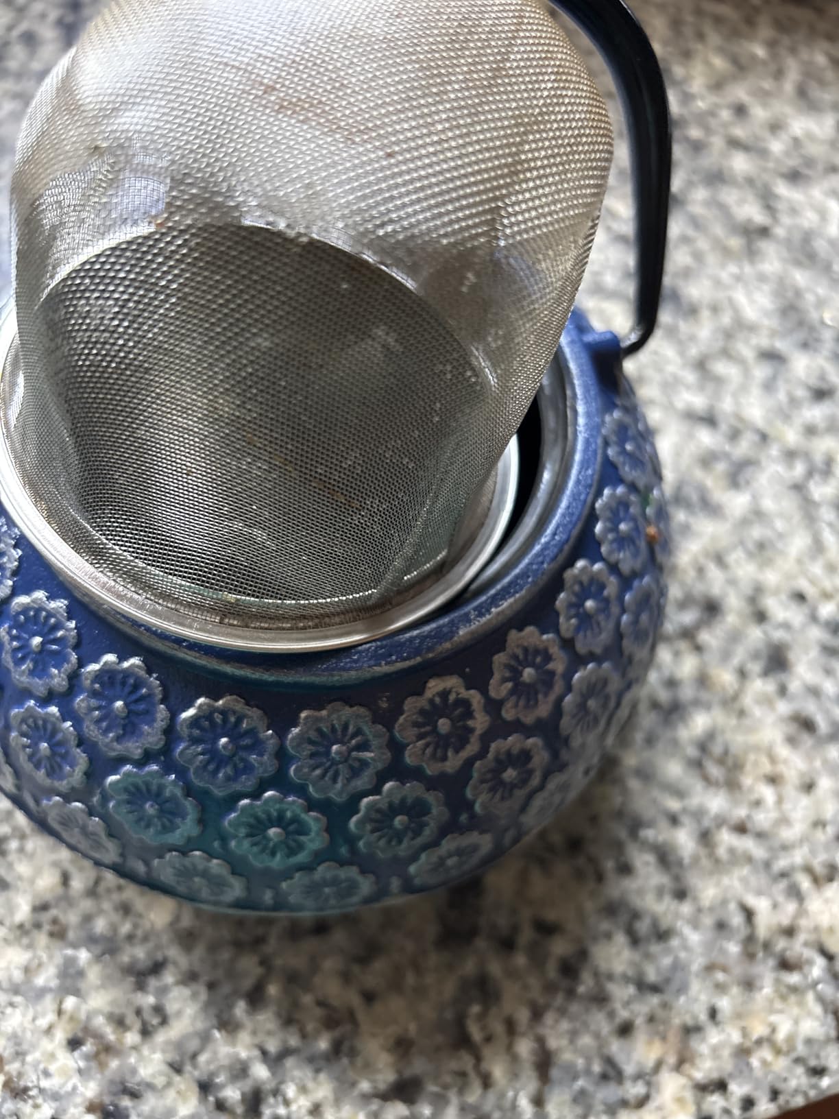 Juvale Japanese Cast Iron Teapot with Infuser & Stovetop Tea Kettle - 34 oz, Blue - Heat Retention, Removable Lid & Fold-Down Handle customer photo 1