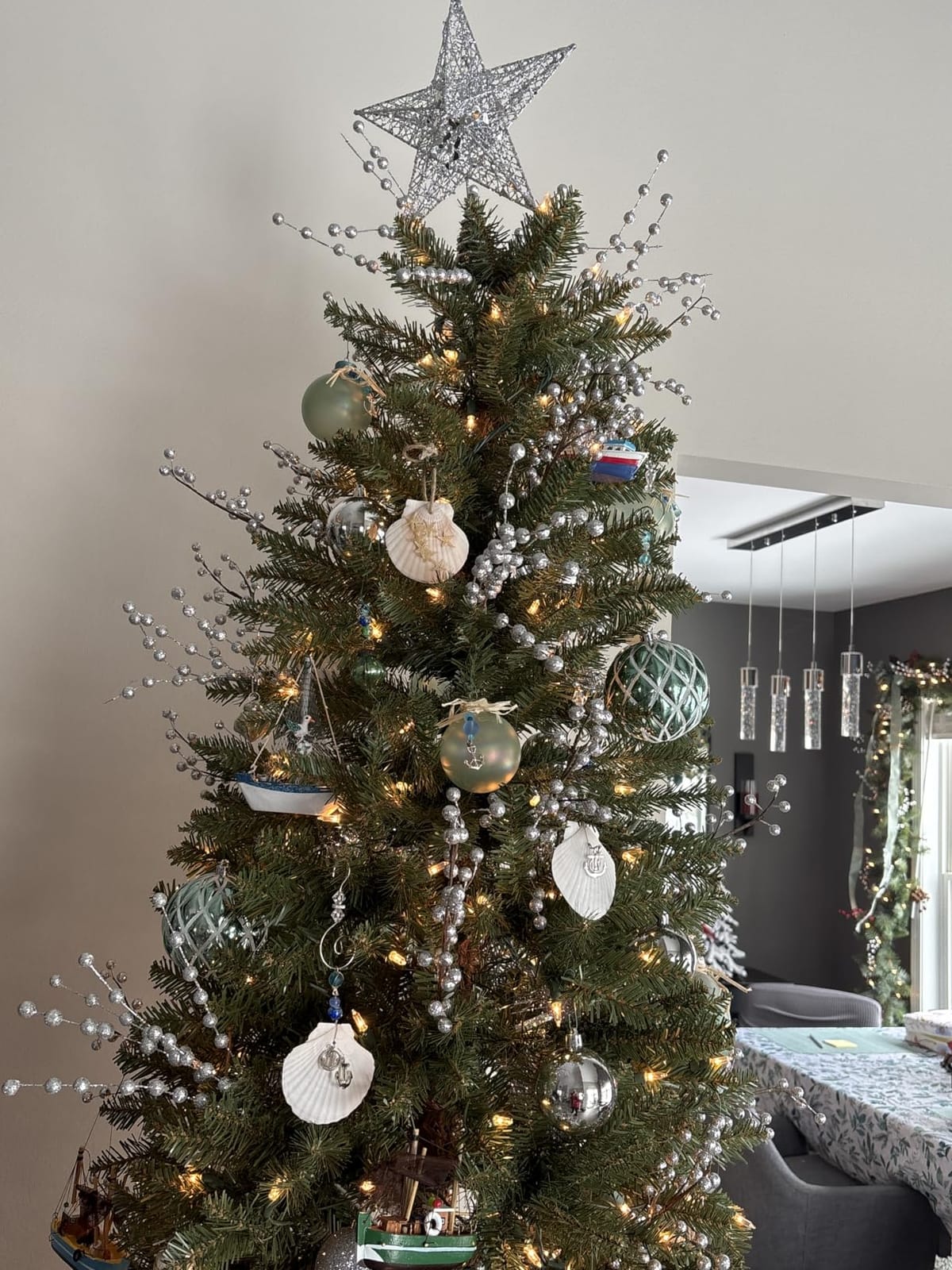 Puleo International 7.5ft Pre-Lit Fraser Fir Pencil Christmas Tree customer photo 2