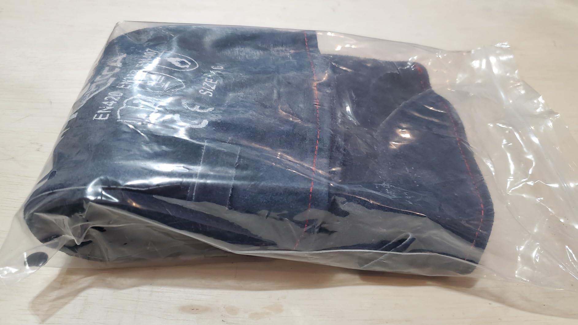 RAPICCA Welding Gloves for Men, 932°F Fireproof Leather, 16 in Blue customer photo 1