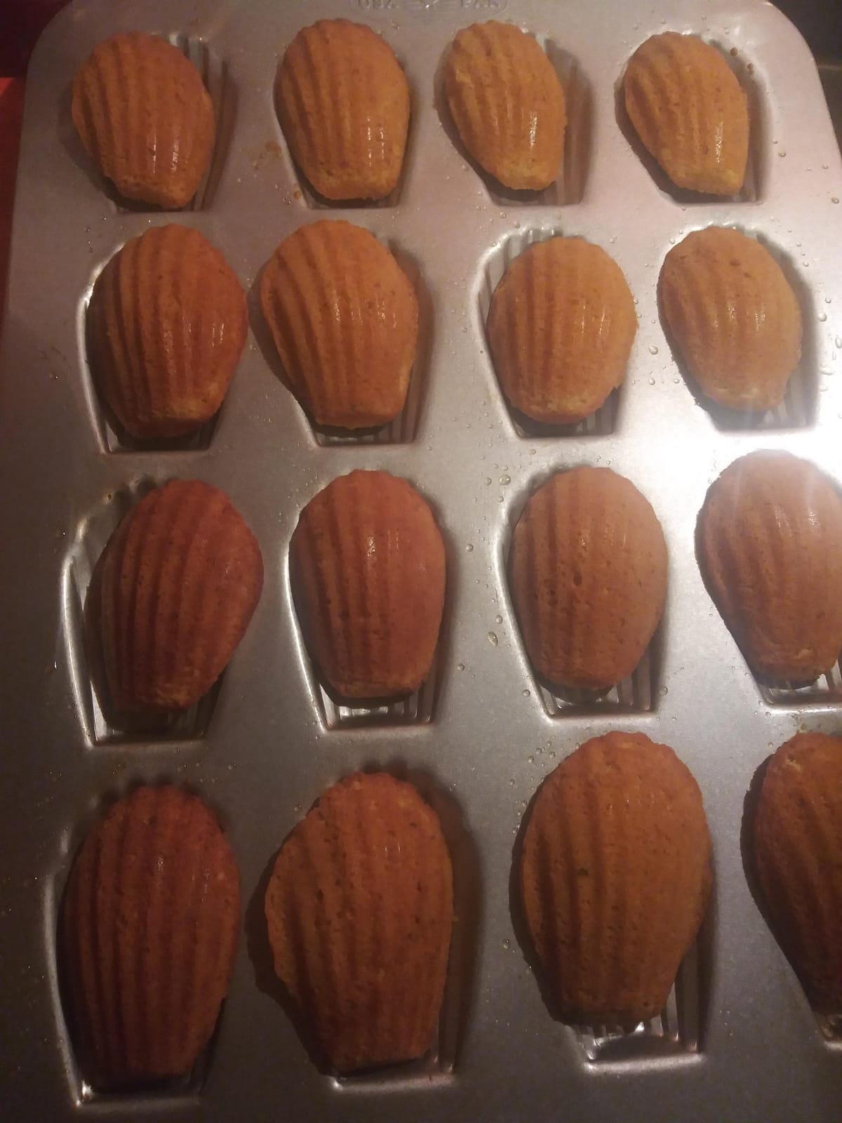 USA Pan Bakeware Nonstick Madeleine Pan, 16 Well customer photo 1