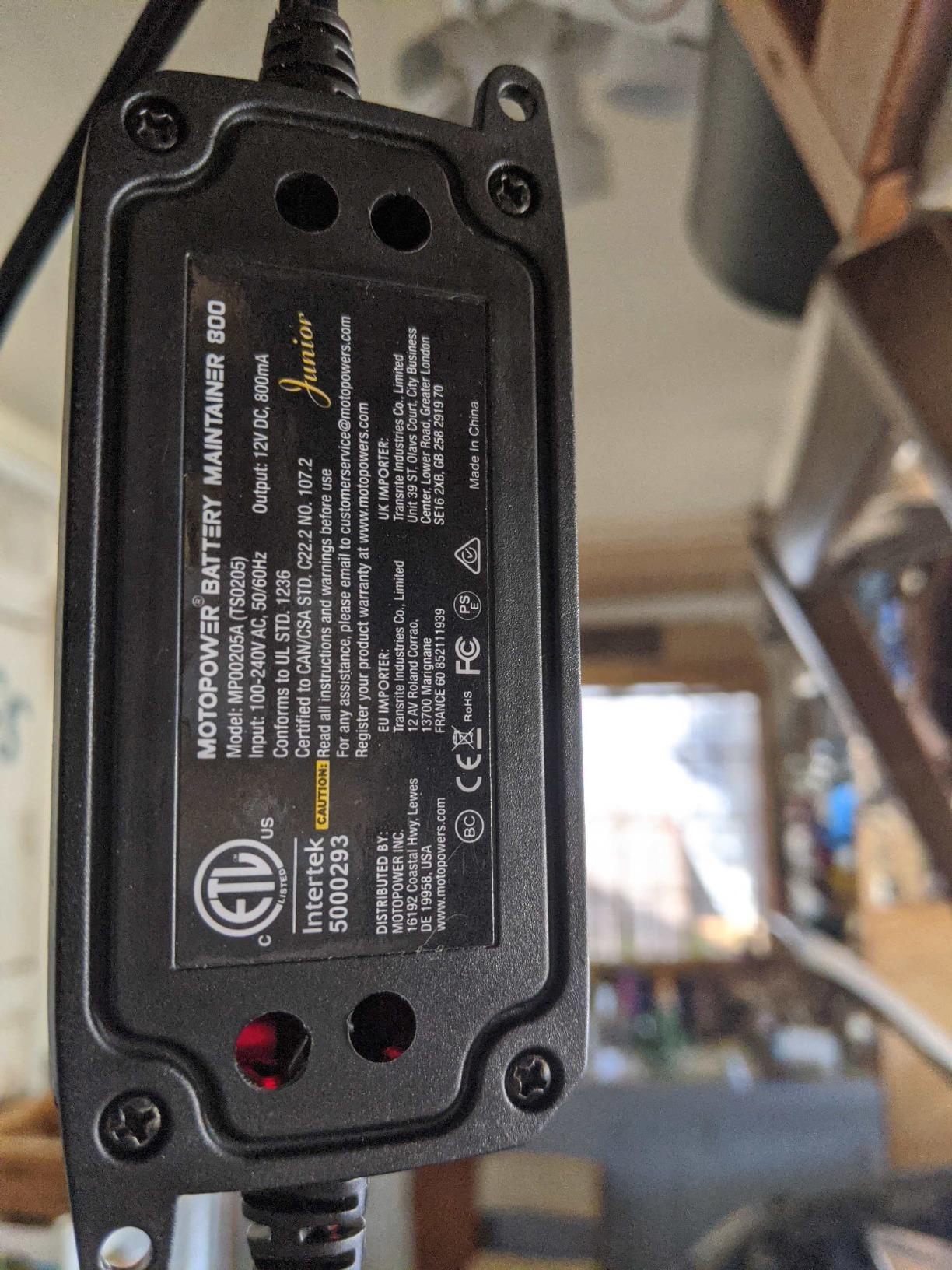 MOTOPOWER MP00205A 12V 800mA Automatic Battery Charger, Maintainer, Trickle and Desulfator customer photo 1