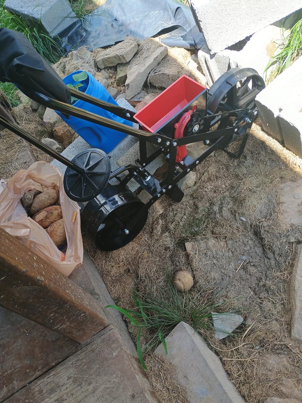 CHAPIN 8701B Push Garden Seeder for Row Planting, 20 Seed Varieties customer photo 2