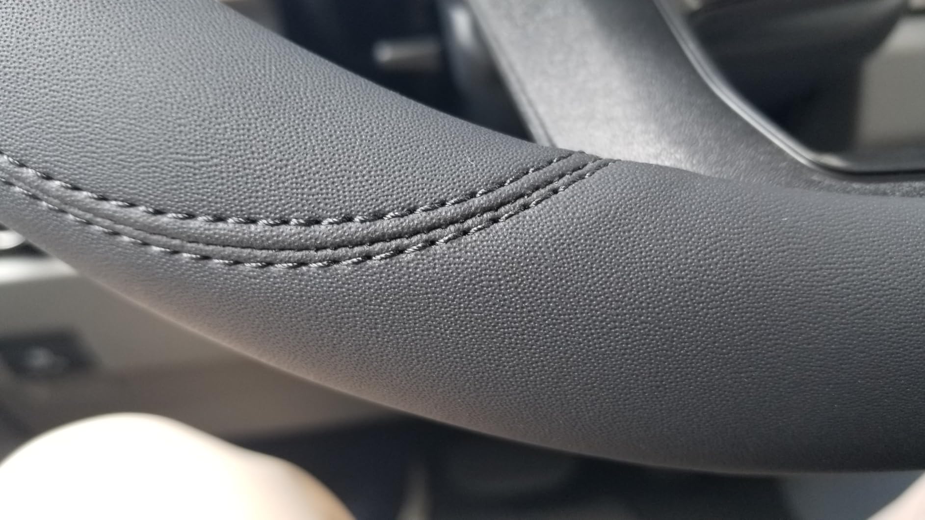 Valleycomfy Microfiber Leather Steering Wheel Cover Universal 15 inch (Black) customer photo 1