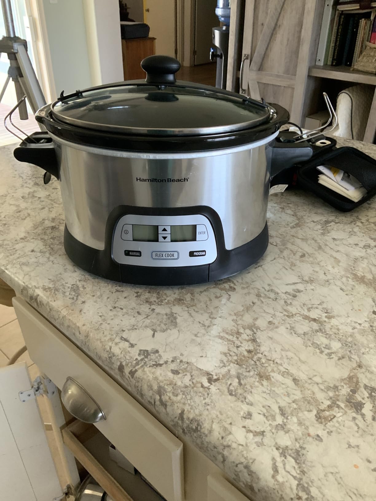 Hamilton Beach 33861 Portable Programmable Slow Cooker, Dishwasher Safe Crock, 6 Qt, FlexCook Dual Digital Timer/2 Heat Settings, Lid Lock for Easy Travel, Silver customer photo 1