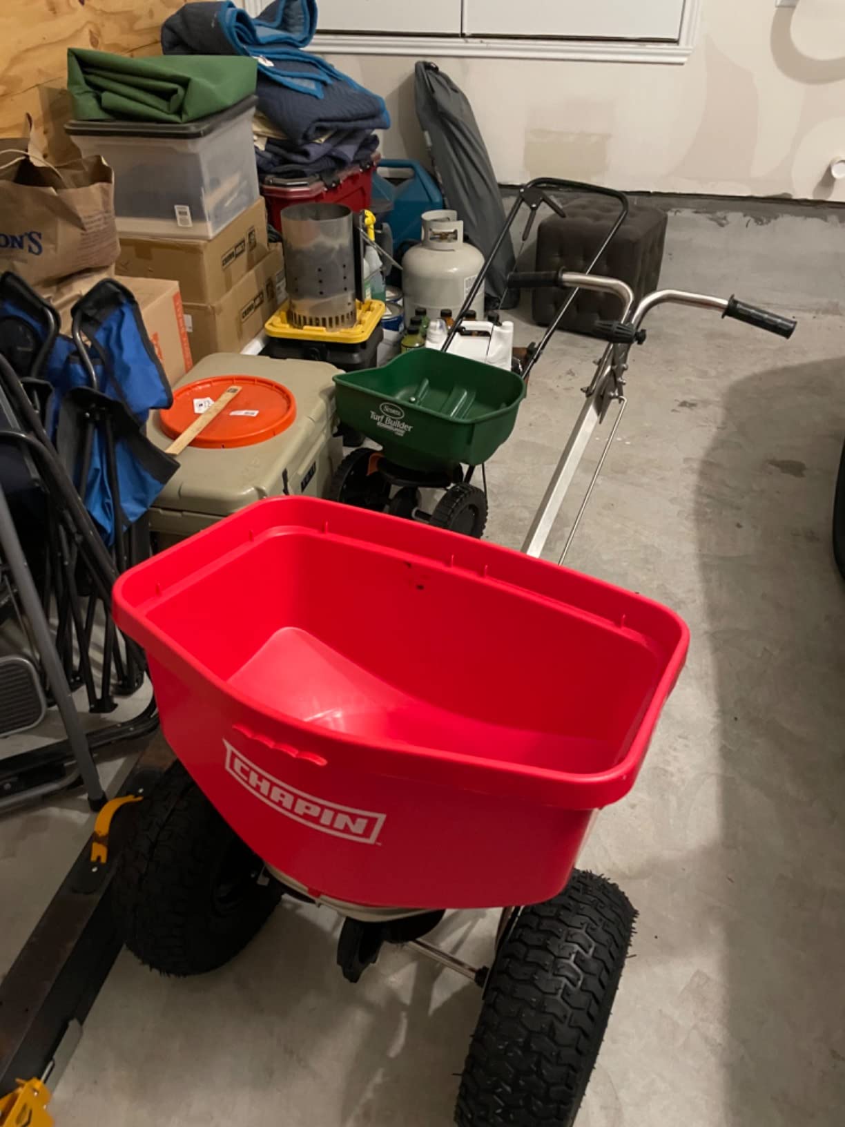 CHAPIN 8400C 100-Pound Capacity Made in USA Professional SureSpread Turf Spreader with Stainless Steel Frame and Linkage, Enclosed Gearbox, 14-inch Tires, Rotary Gate - Fertilizers/Weed Control, Red customer photo 2