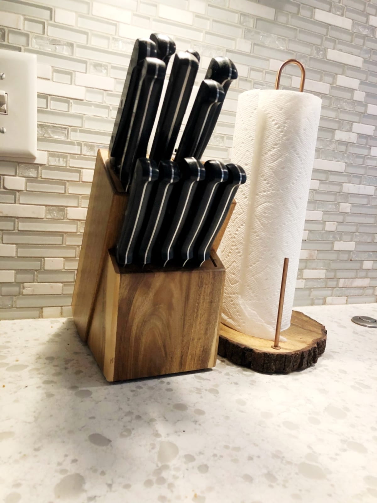 Coninx Acacia Wood Kitchen Knife Block - 15 Slots Knife Holder - Professional Quality Wood Knife Organizer - Secure Knife Stand To Keep Knives Neat & Sharp - Knife Blocks for Kitchen Knife Storage customer photo 2