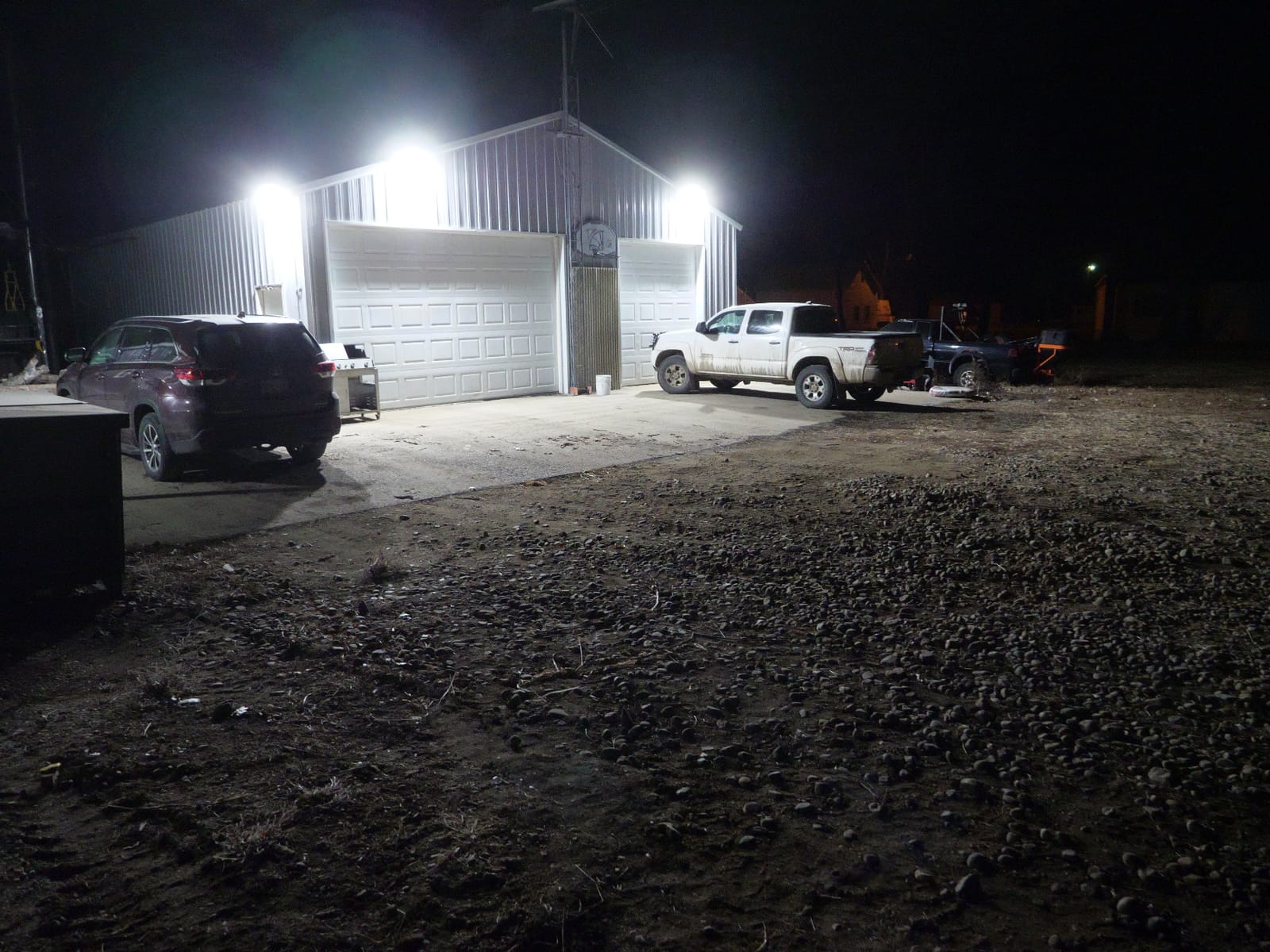 kadision LED Wall Pack with Dusk-to-Dawn Photocell, 60W 7800lm 130lm/W customer photo 1