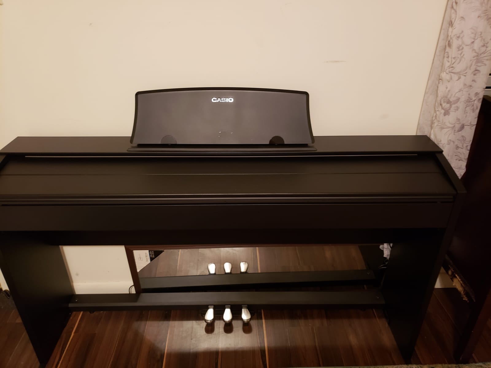 Casio Privia PX-770 – 88-Key Weighted Console Digital Piano | Tri-Sensor II Scaled Hammer Action Keys | AiR Sound Source, 19 Tones, Concert Play, 16W Stereo Speakers, USB-MIDI | Elegant Black Cabinet customer photo 2