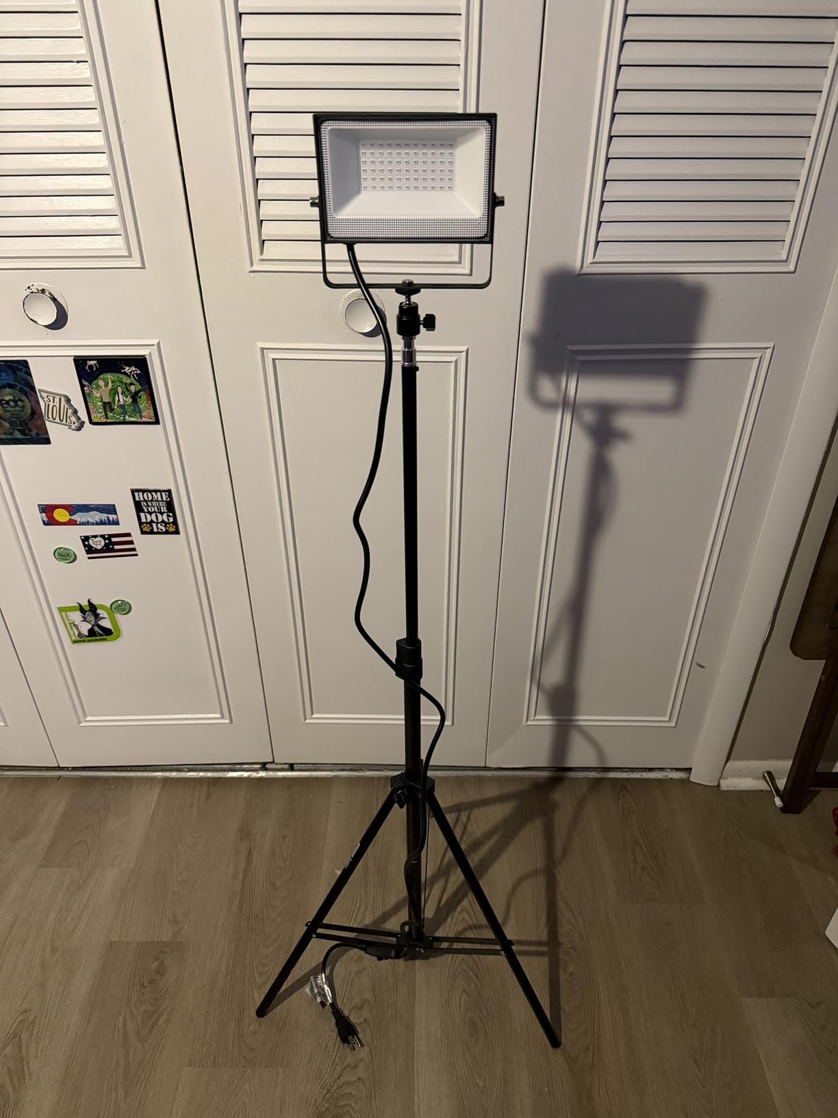 Amazon Basics Portable Aluminum Photography Light Stand Tripod with Case, Adjustable 2.8-6.7 Feet, Pack of 2, Black customer photo 2