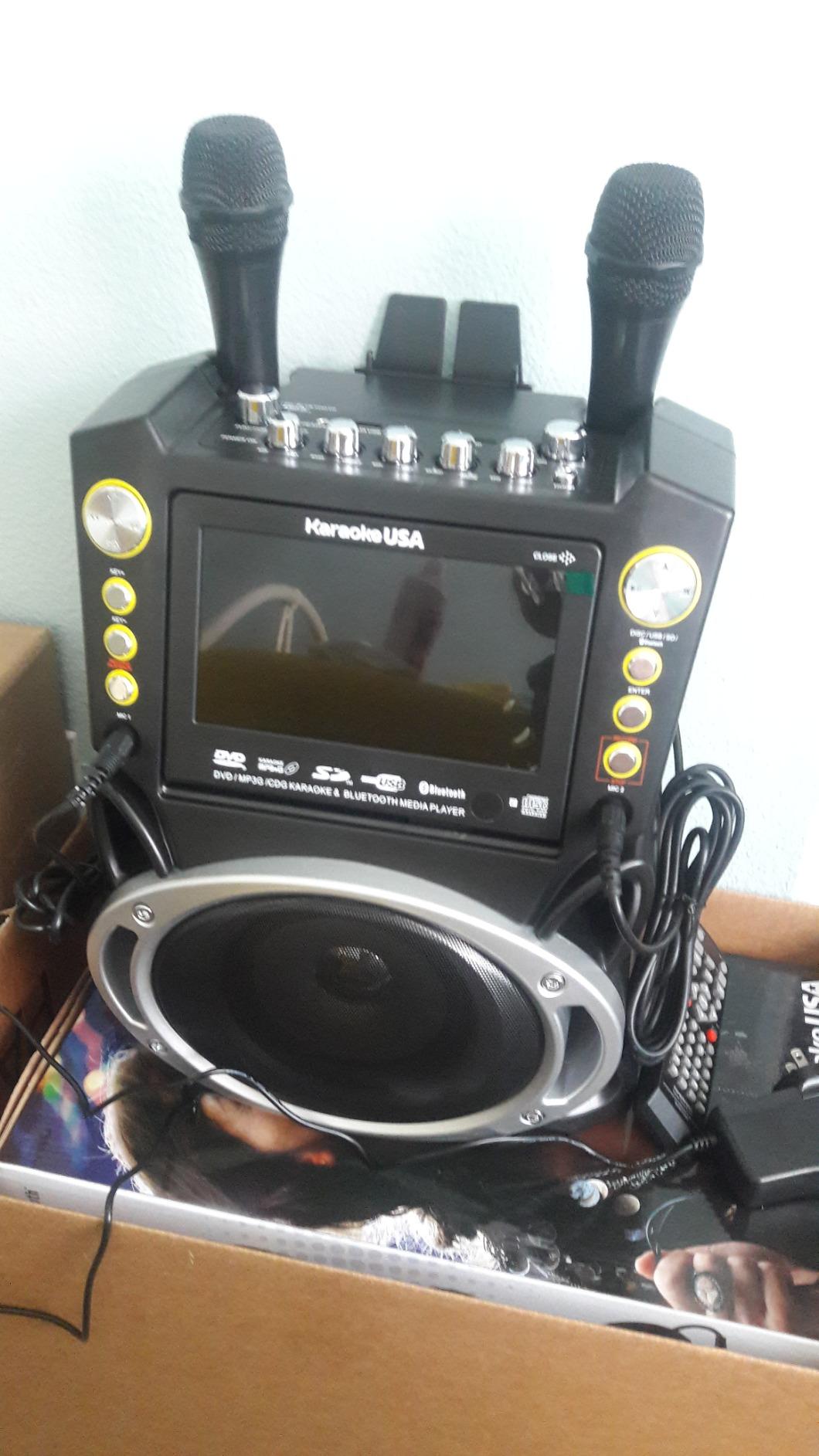 Karaoke USA GF844 Bluetooth Karaoke Machine customer photo 2