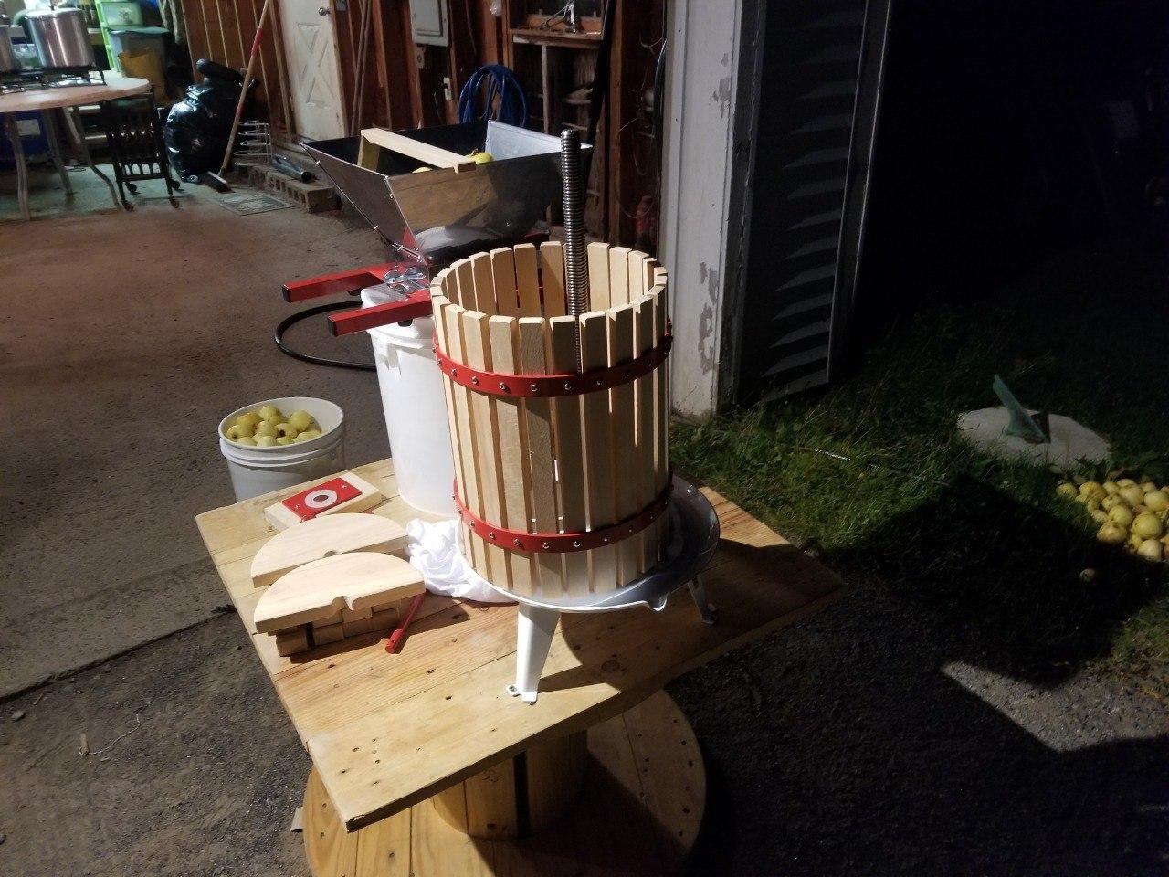 3.2 Gallon Fruit and Wine Press, Manual Cider Press with Solid Beech Wood Basket customer photo 1